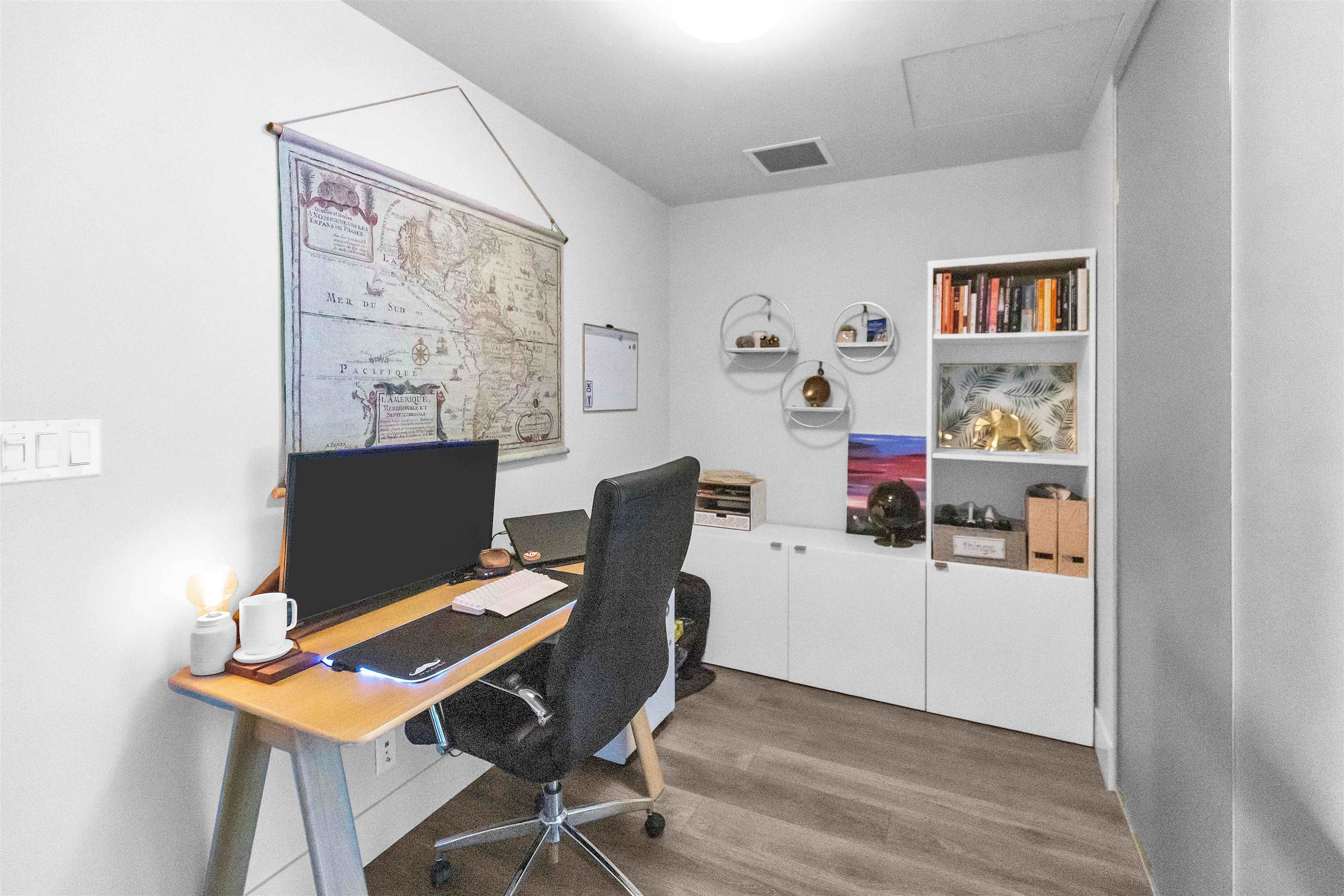 Listing image of 104 680 SEYLYNN CRESCENT