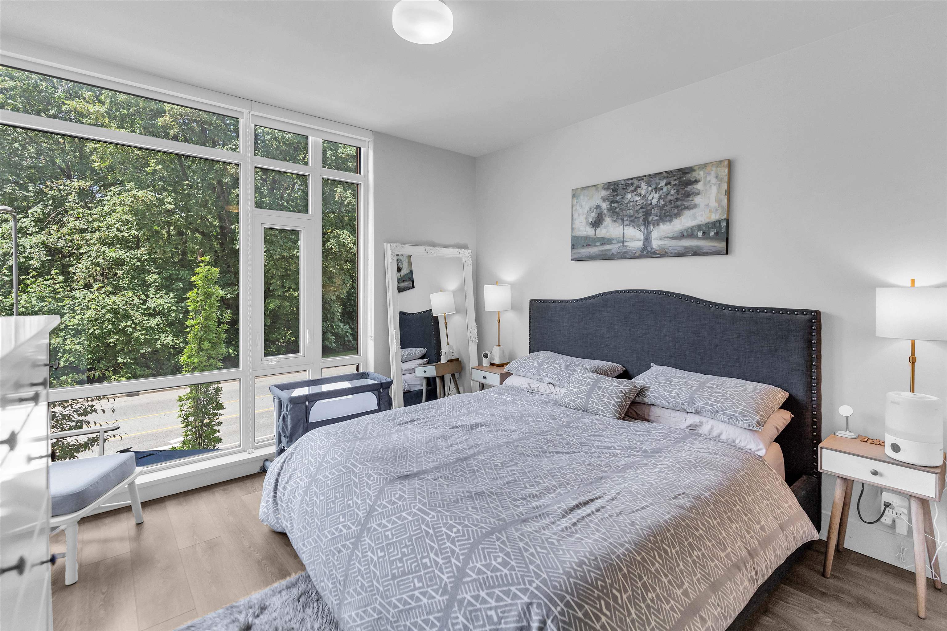 Listing image of 104 680 SEYLYNN CRESCENT