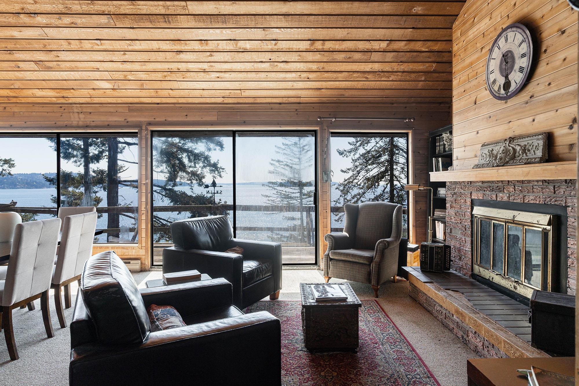 Listing image of 825 HUMMINGBIRD LANE
