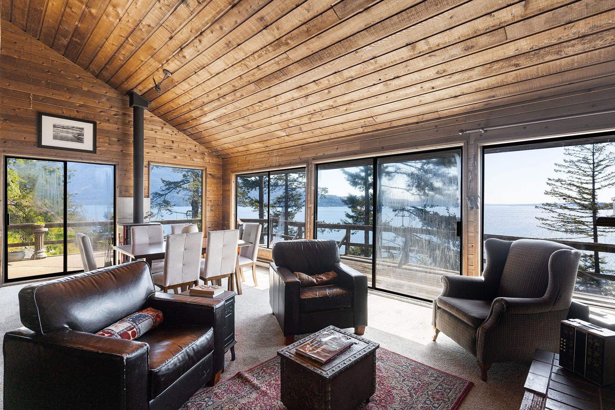 Listing image of 825 HUMMINGBIRD LANE