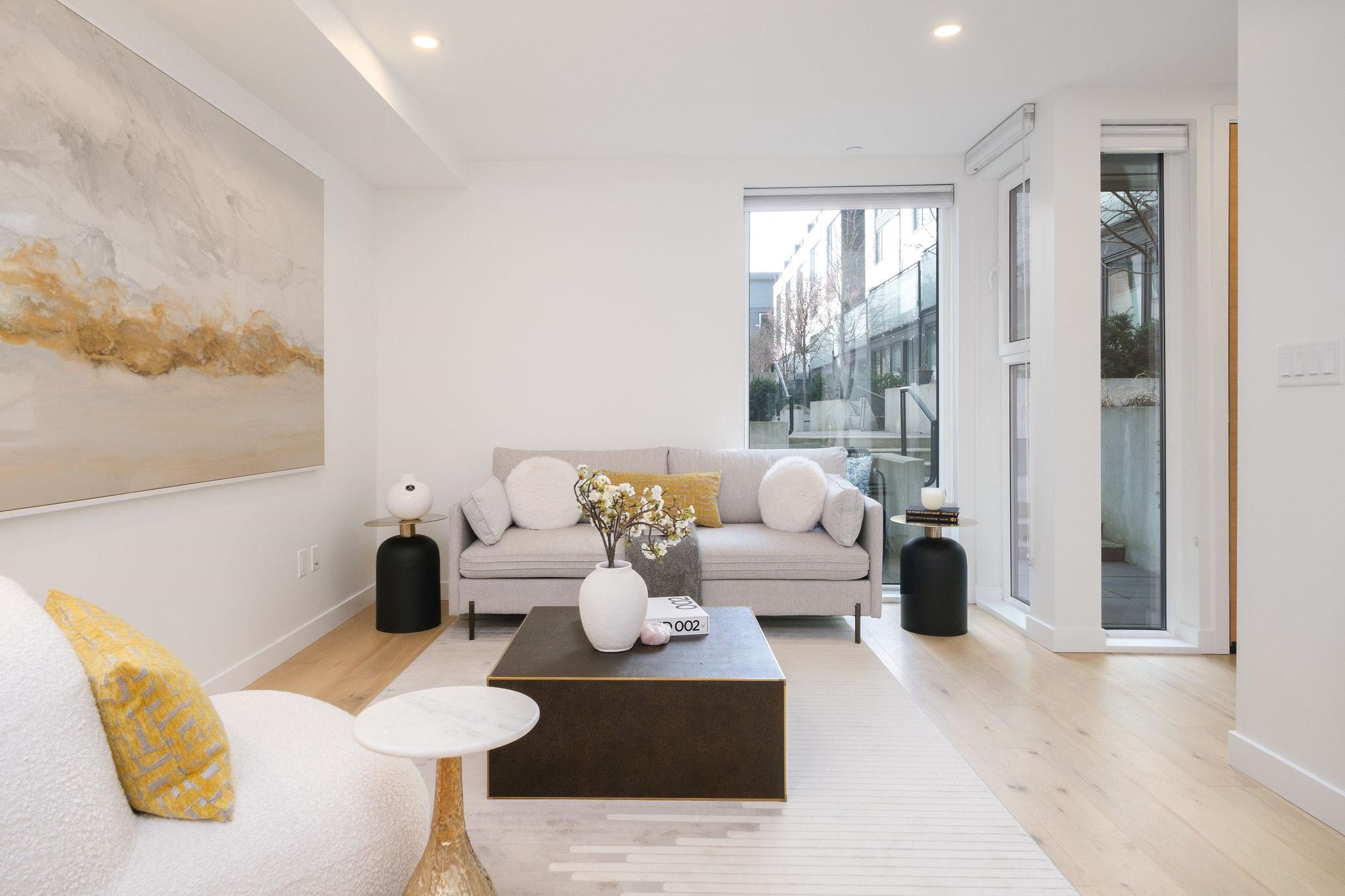 Listing image of 114 649 E 3RD STREET