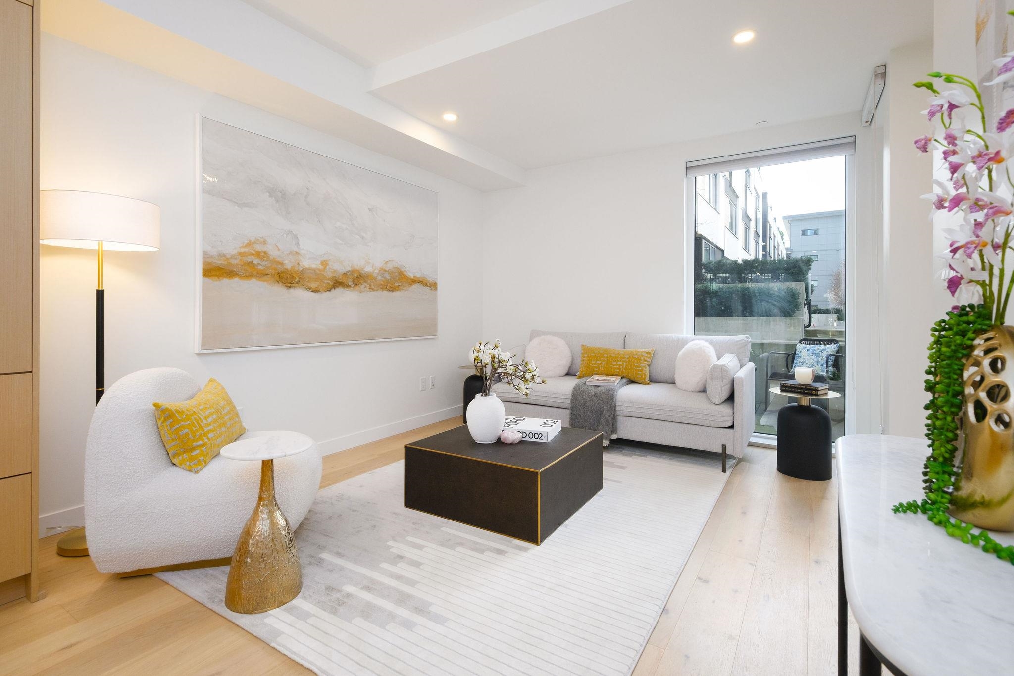 Listing image of 114 649 E 3RD STREET