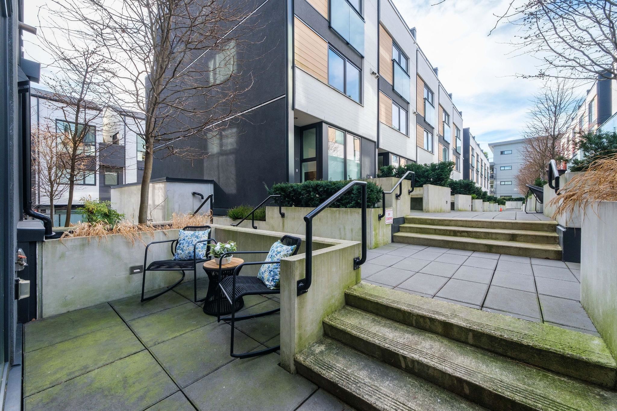 Listing image of 114 649 E 3RD STREET