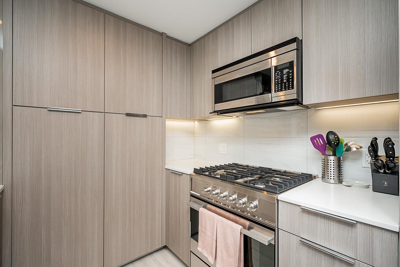 Listing image of 407 1401 HUNTER STREET