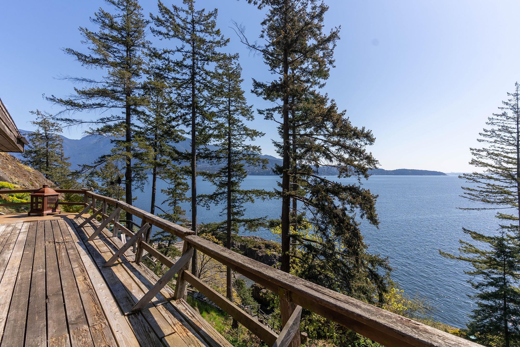 Listing image of 825 HUMMINGBIRD LANE