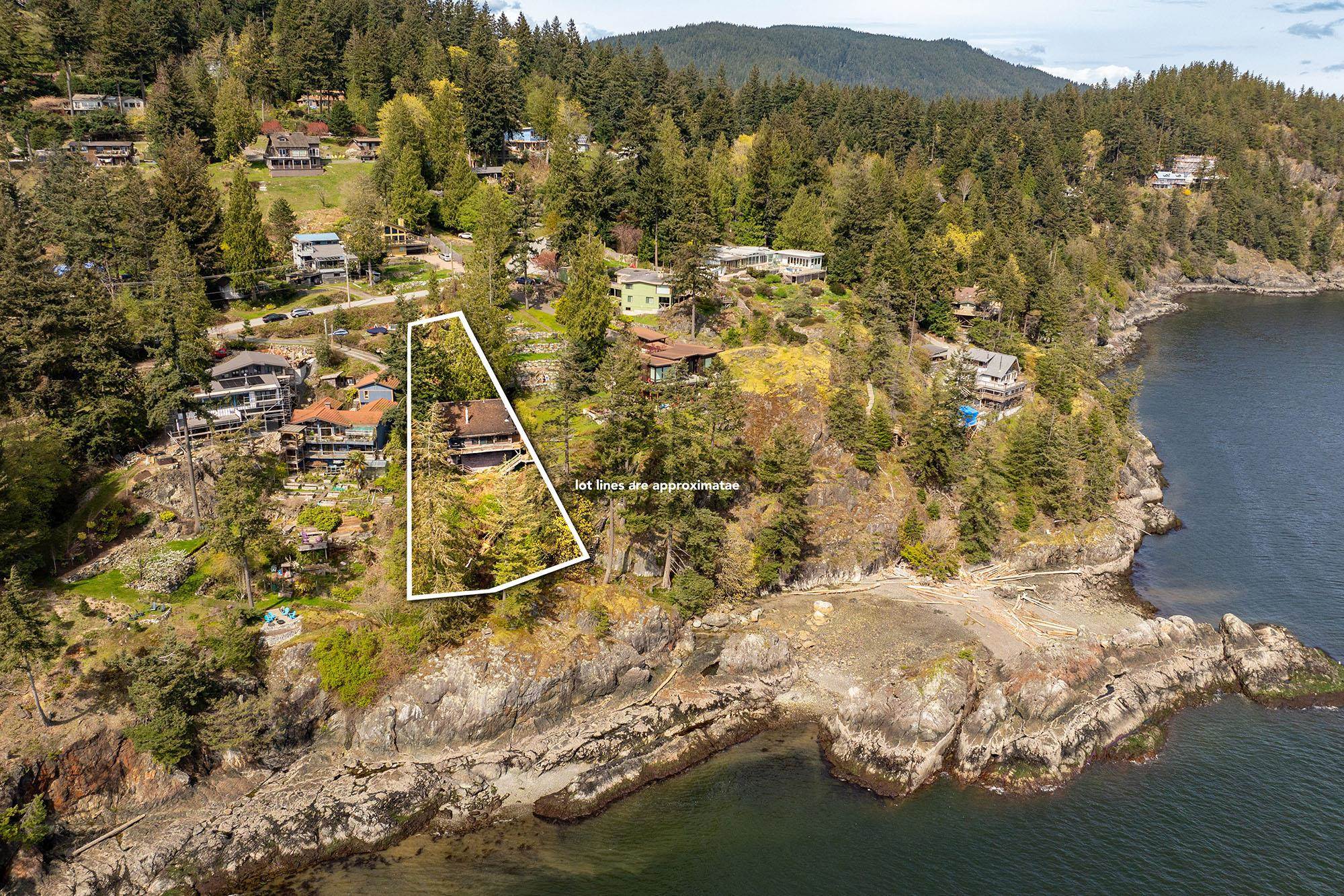 Listing image of 825 HUMMINGBIRD LANE