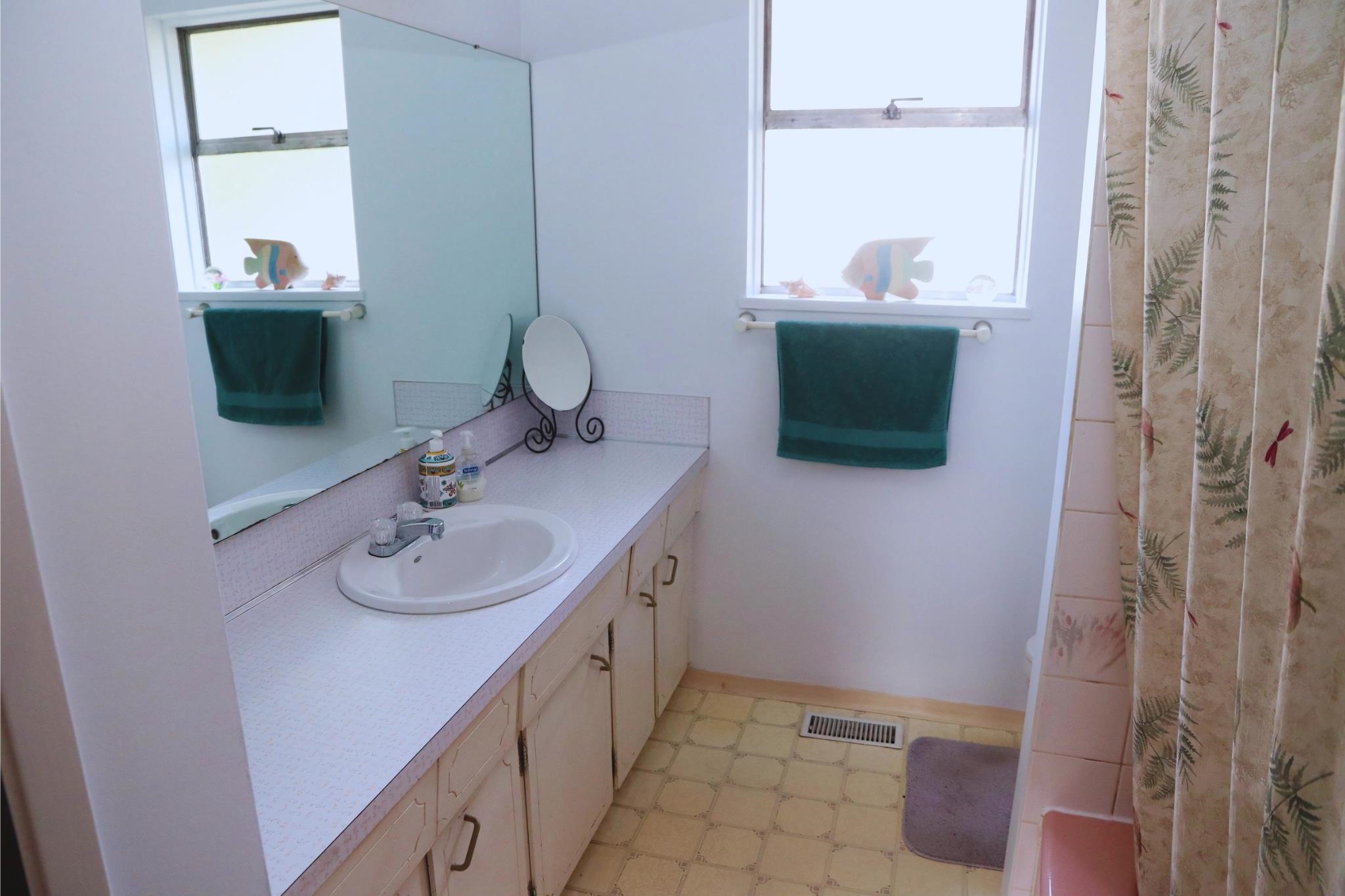 Listing image of 2125 BOULEVARD CRESCENT