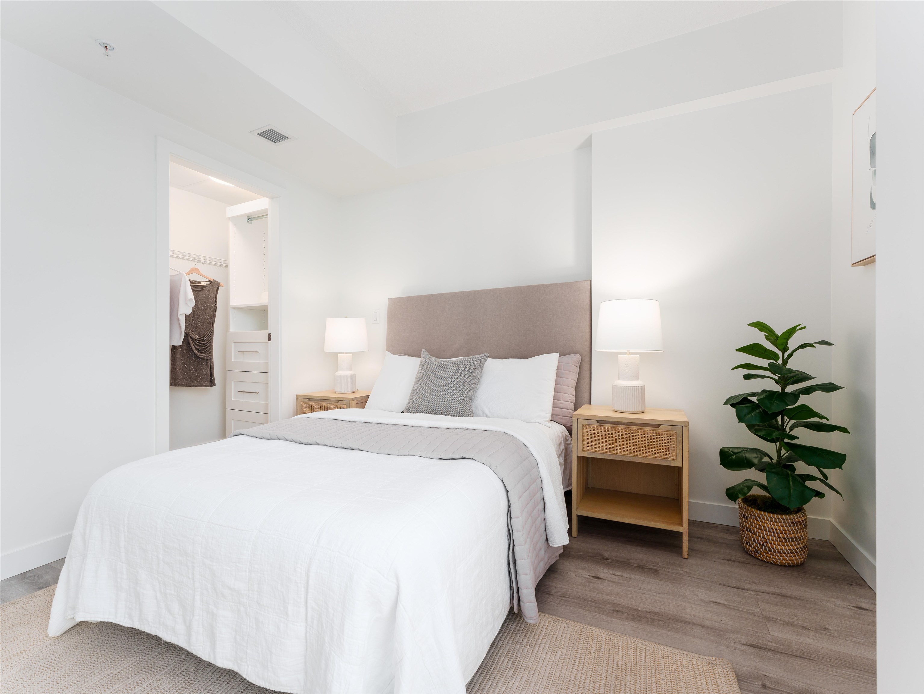 Listing image of 314 1471 HUNTER STREET