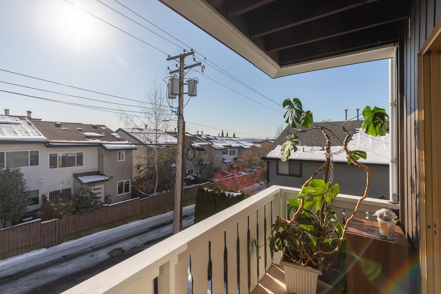 Listing image of 116 1345 CHESTERFIELD AVENUE