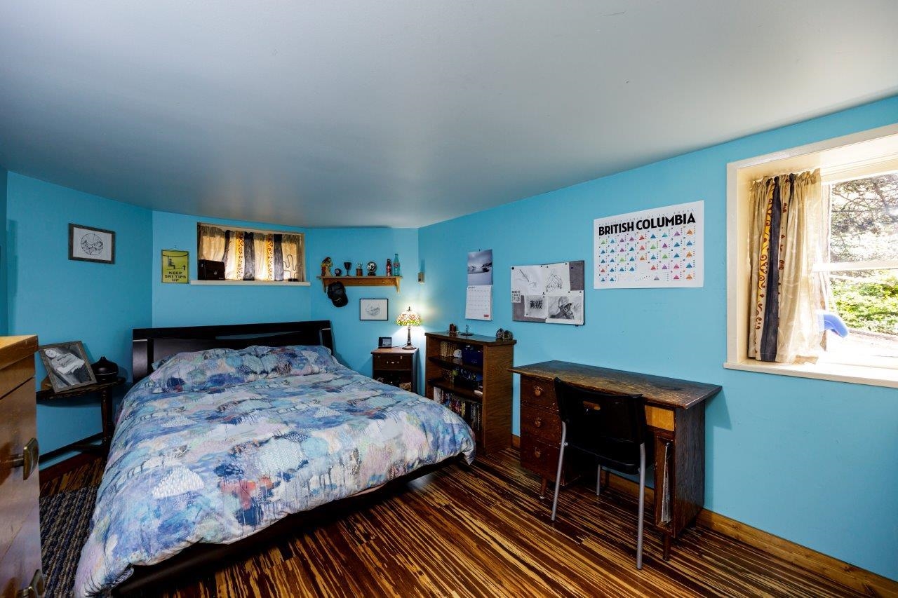 Listing image of 145-151 E KINGS ROAD