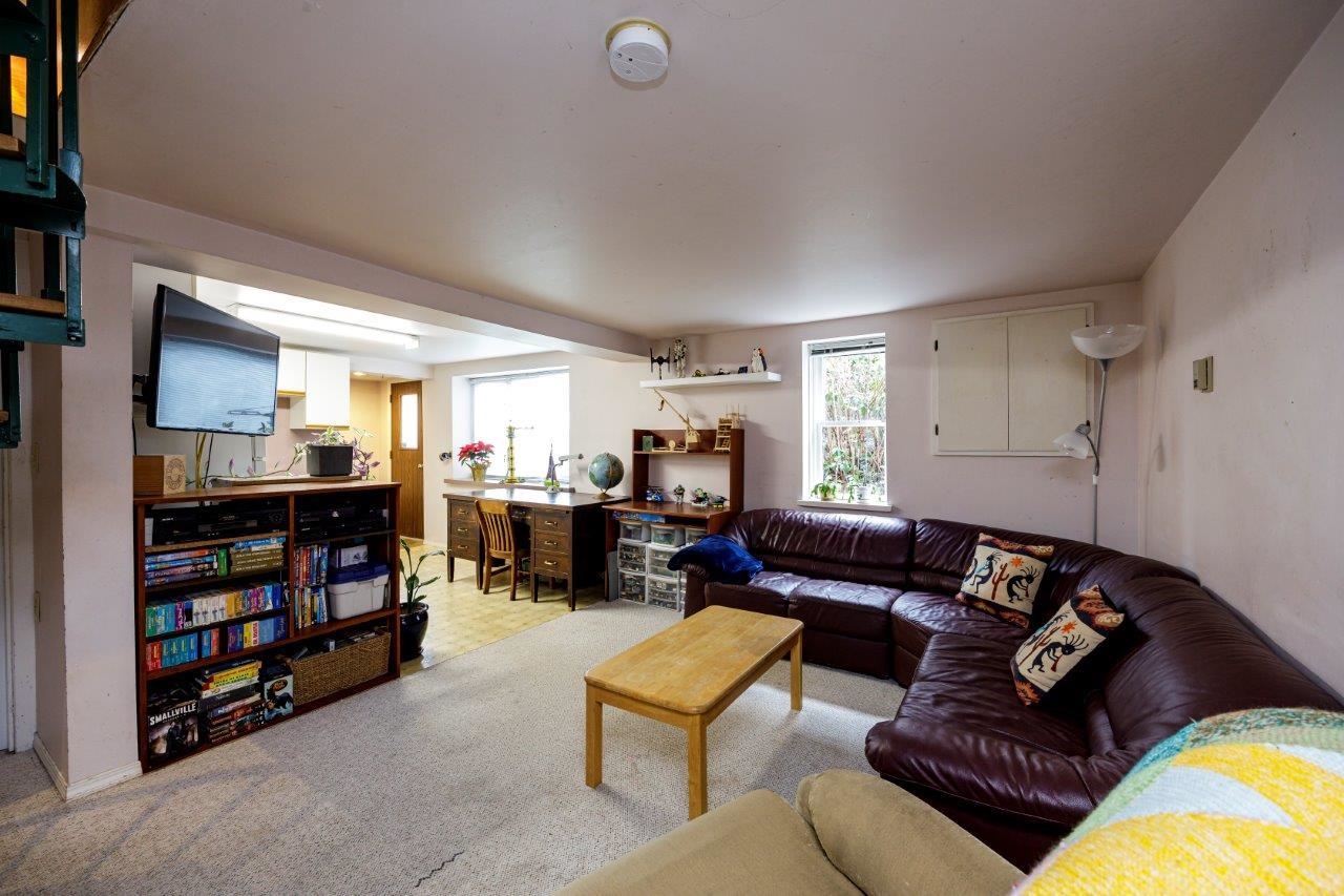 Listing image of 145-151 E KINGS ROAD