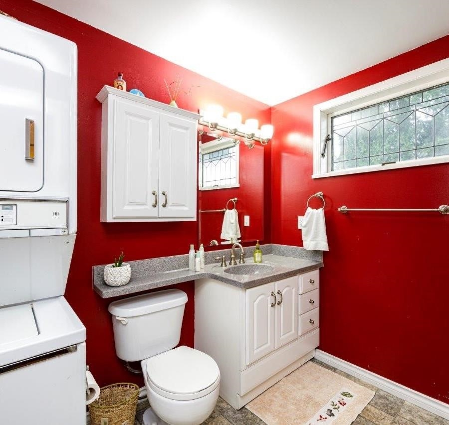 Listing image of 145-151 E KINGS ROAD