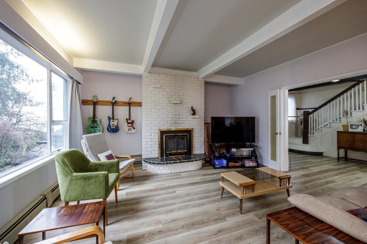 Listing image of 145-151 E KINGS ROAD