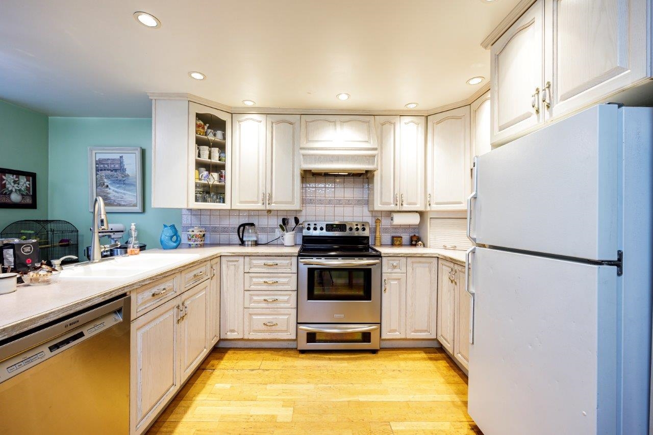 Listing image of 145-151 E KINGS ROAD