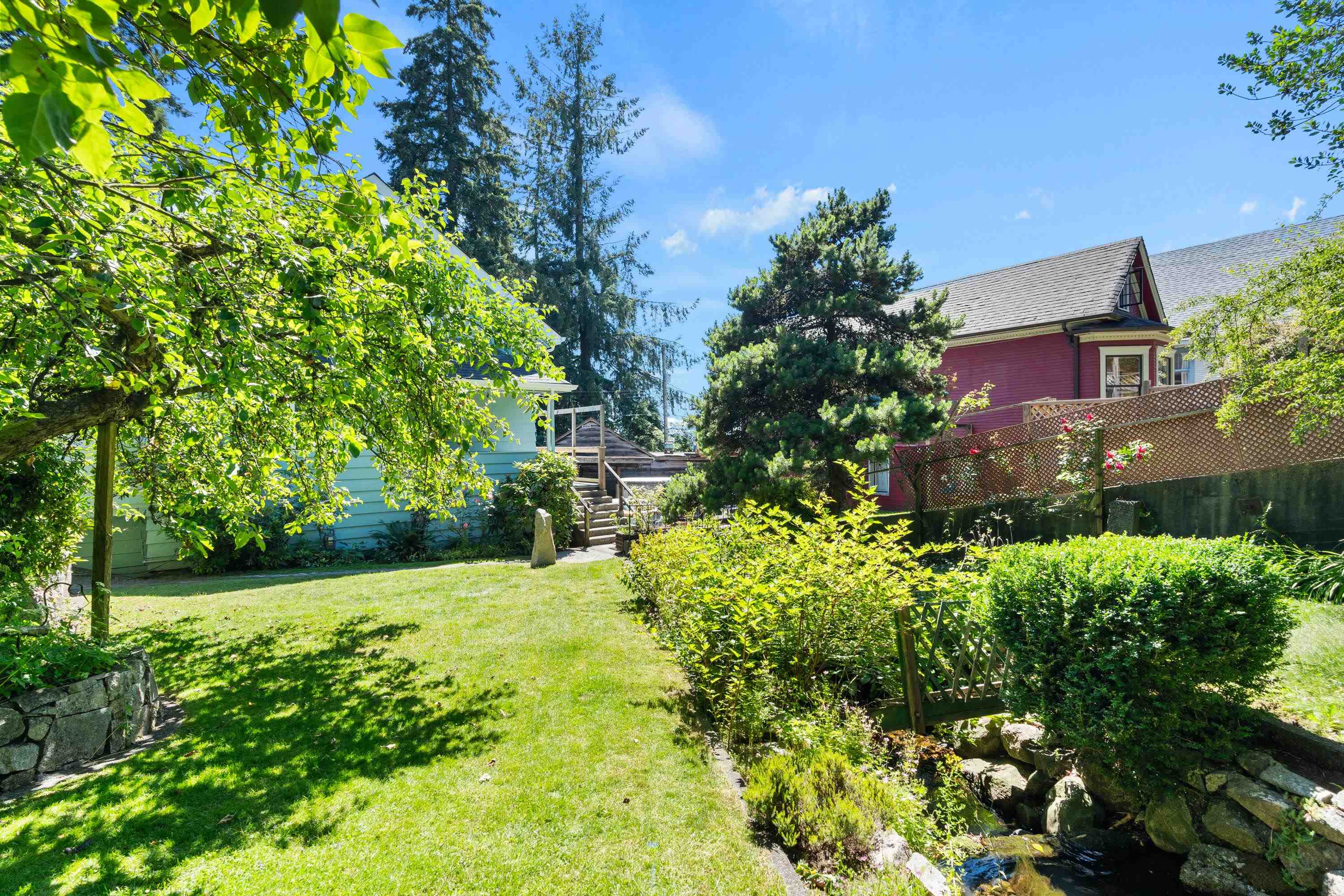Listing image of 145-151 E KINGS ROAD