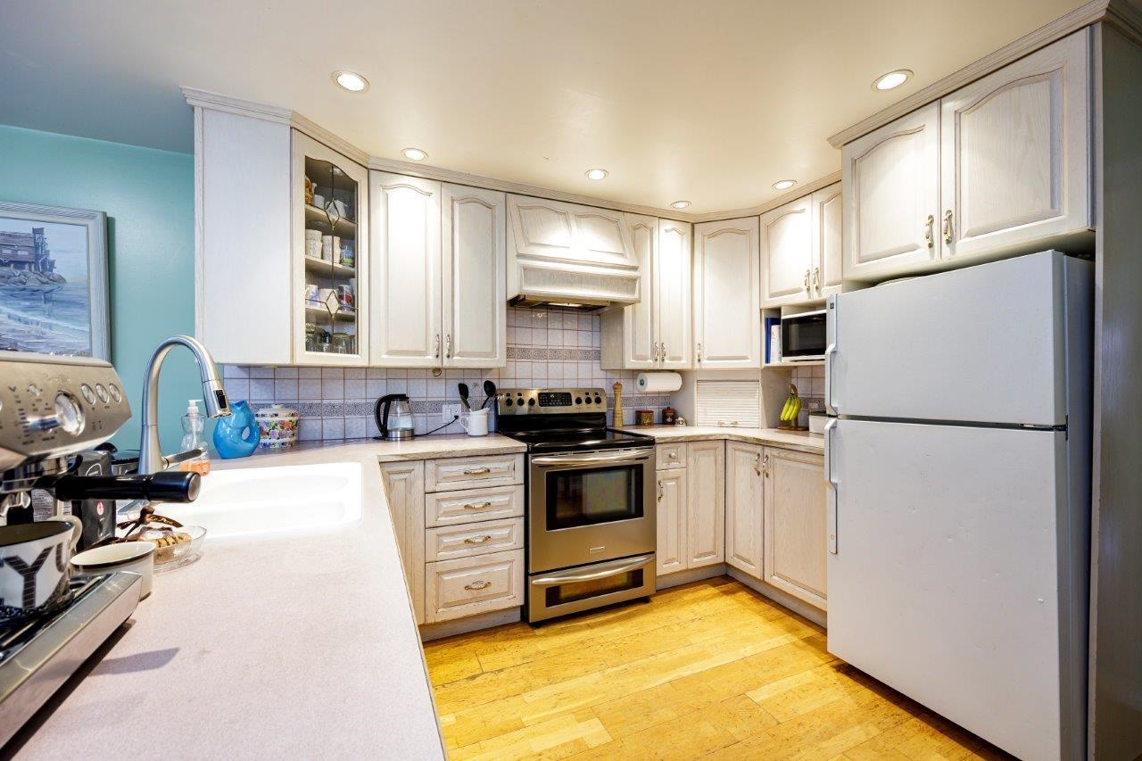 Listing image of 145-151 E KINGS ROAD