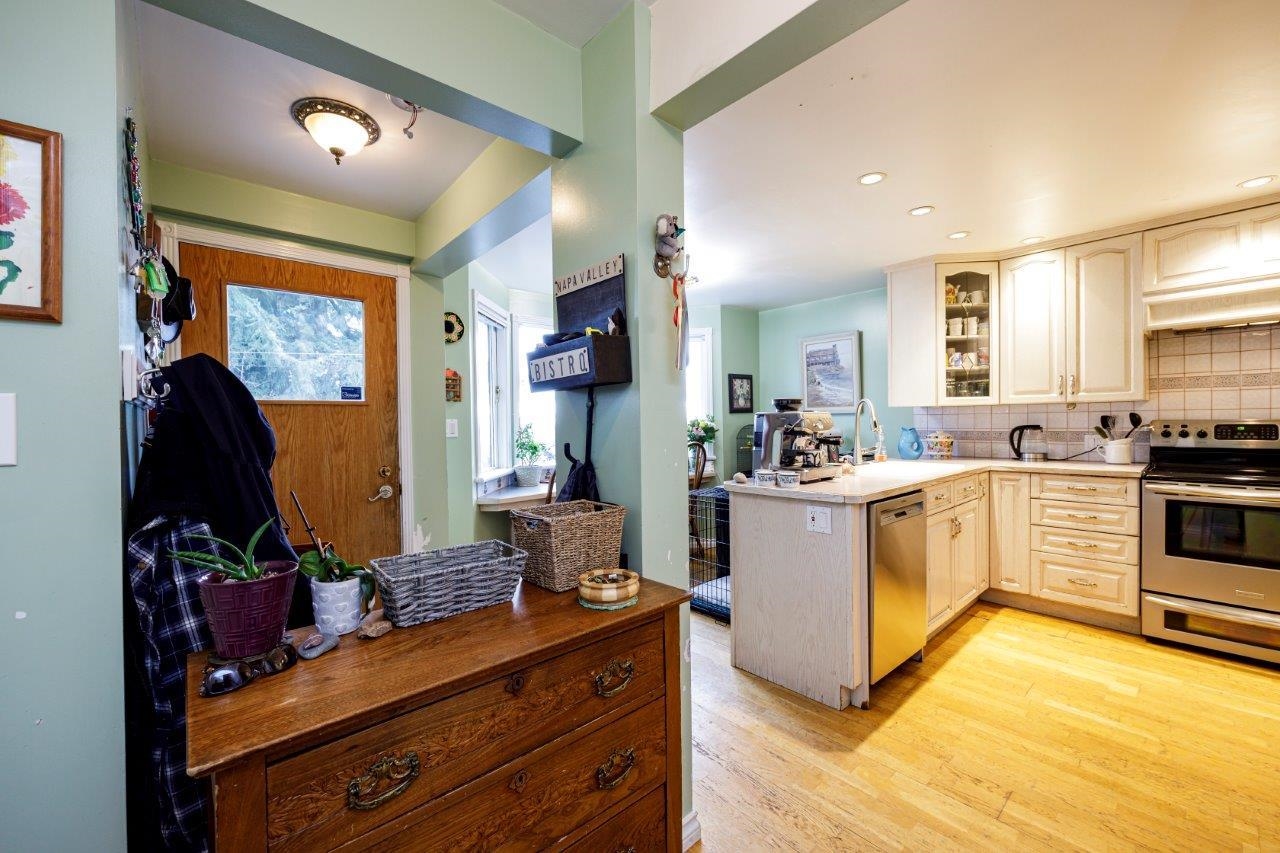 Listing image of 145-151 E KINGS ROAD