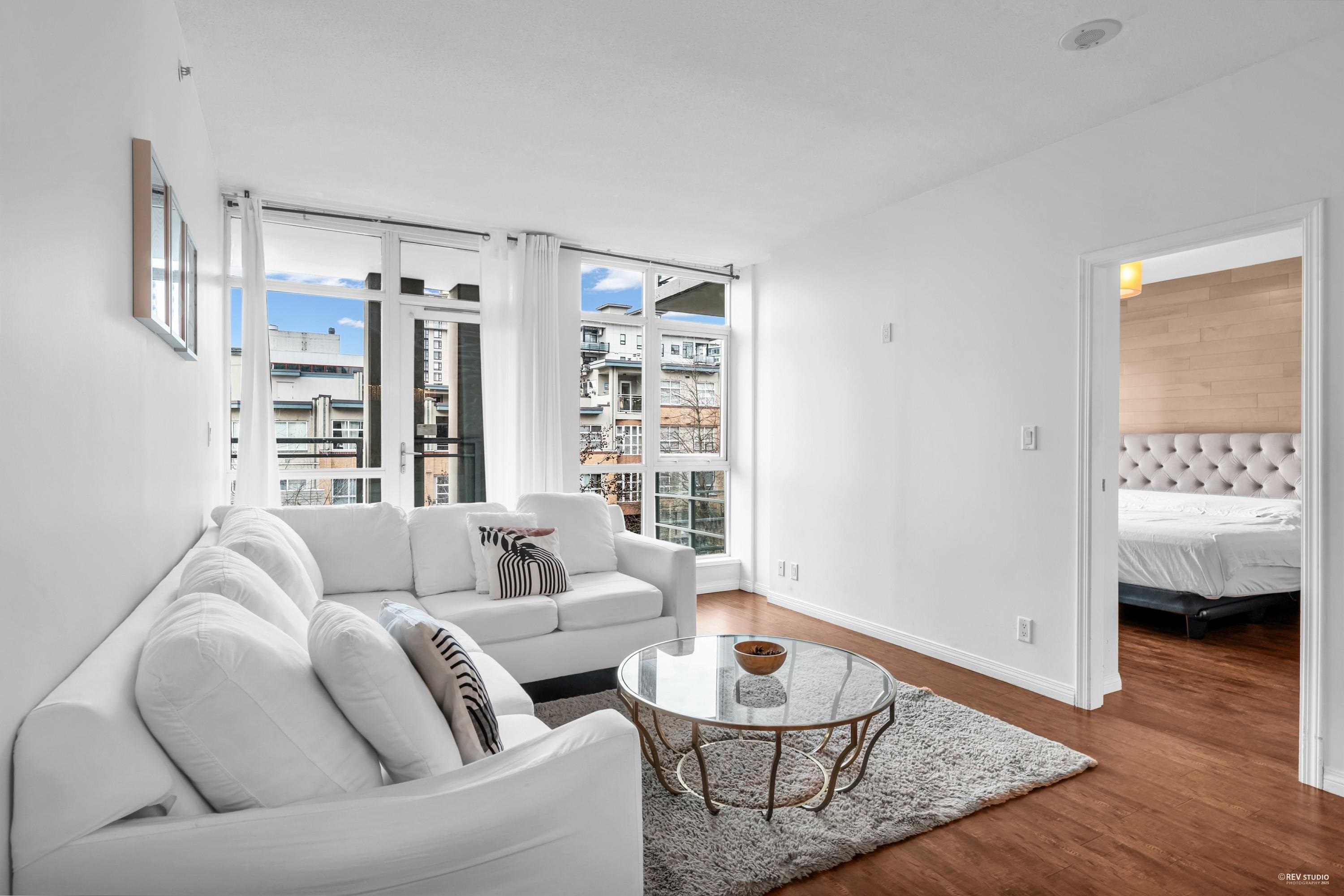 Listing image of 409 100 E ESPLANADE STREET