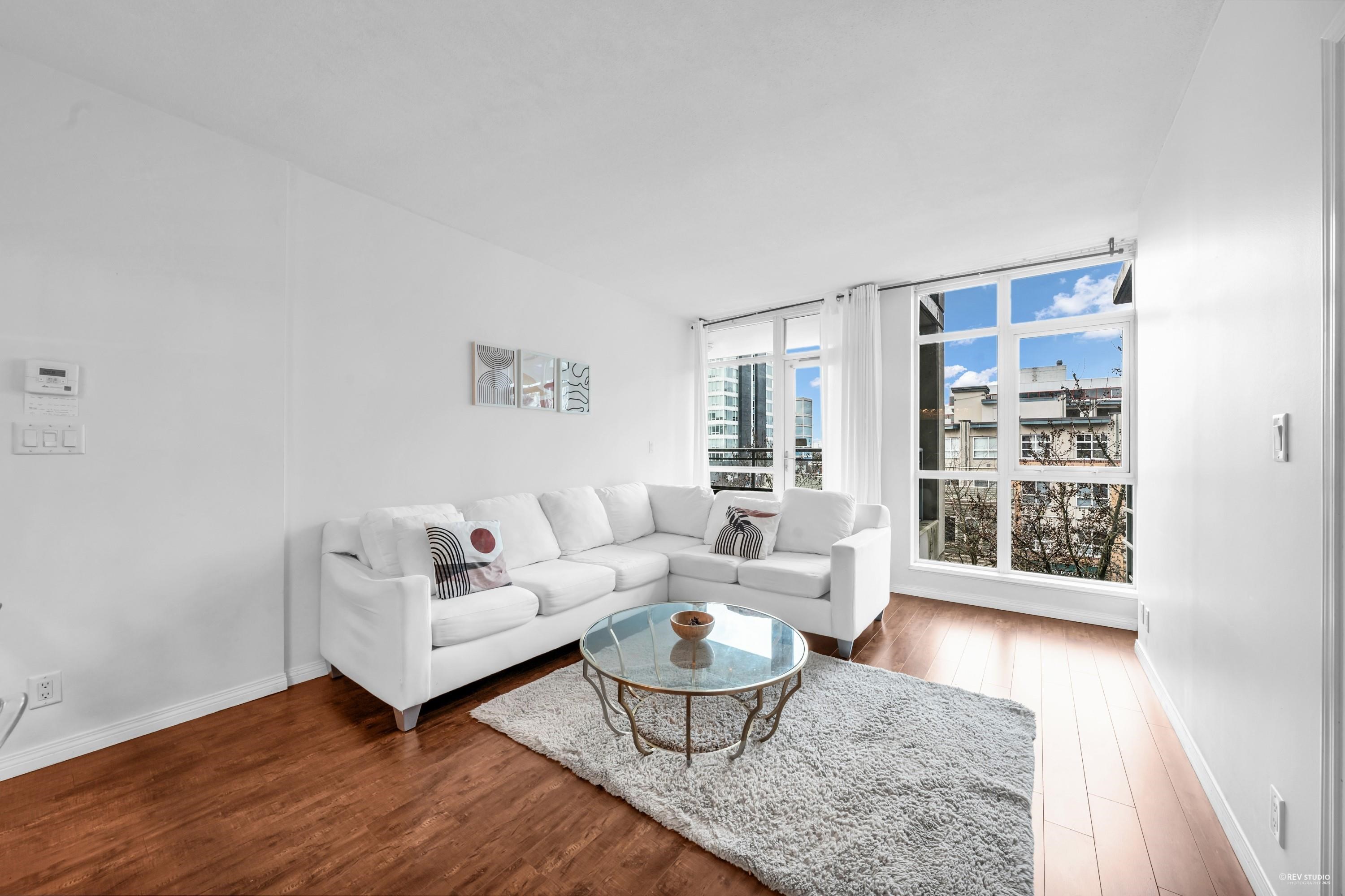 Listing image of 409 100 E ESPLANADE STREET