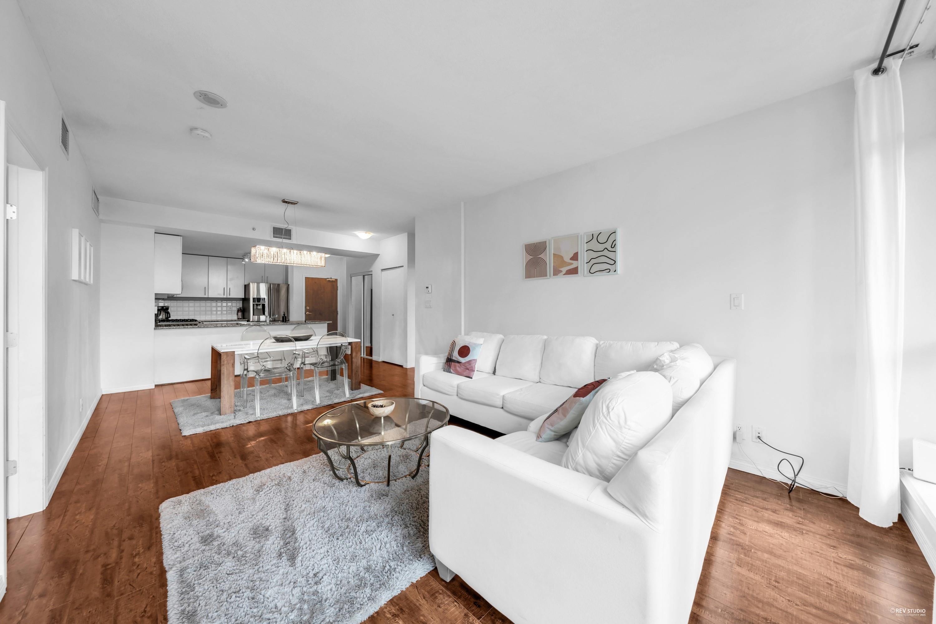 Listing image of 409 100 E ESPLANADE STREET