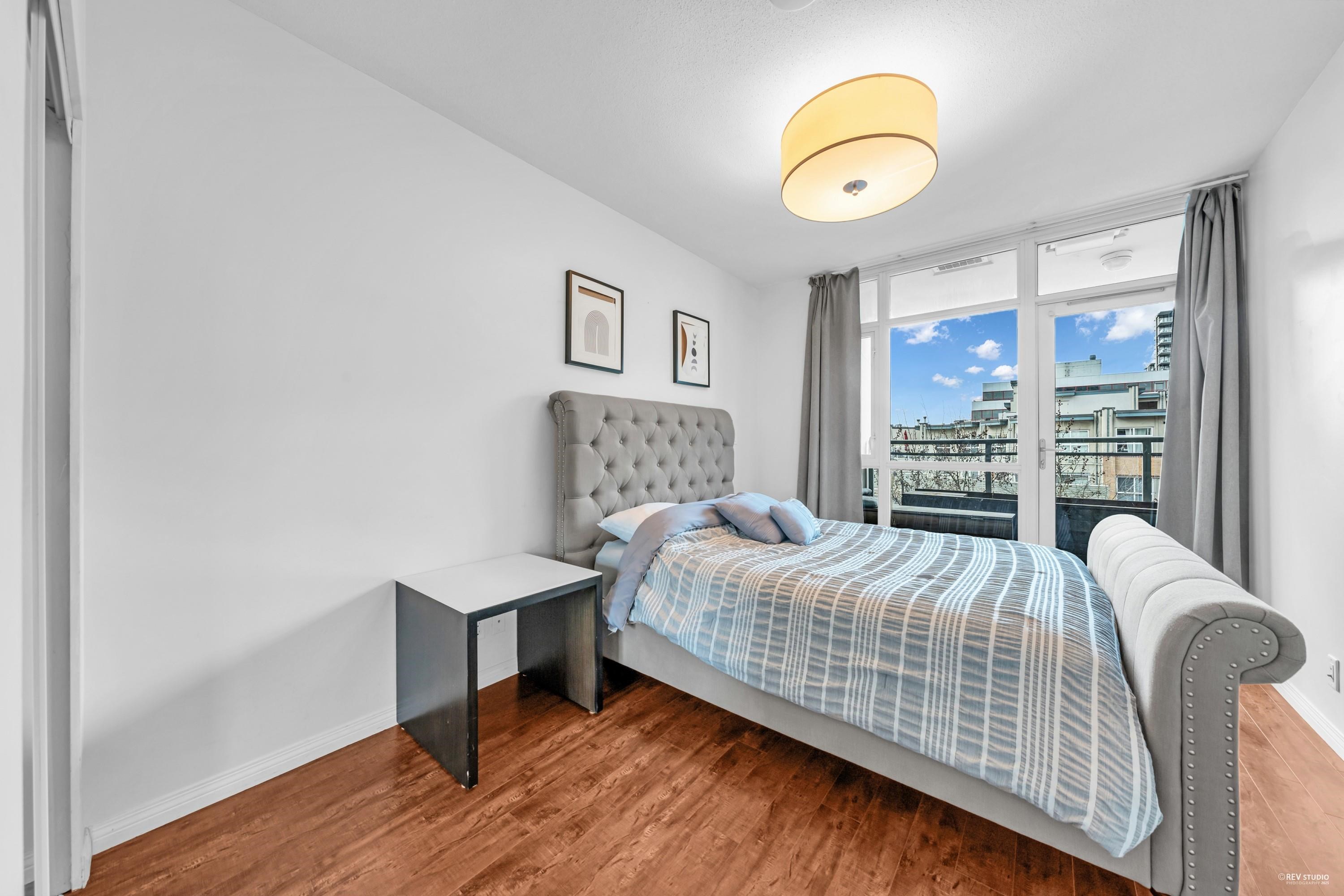 Listing image of 409 100 E ESPLANADE STREET