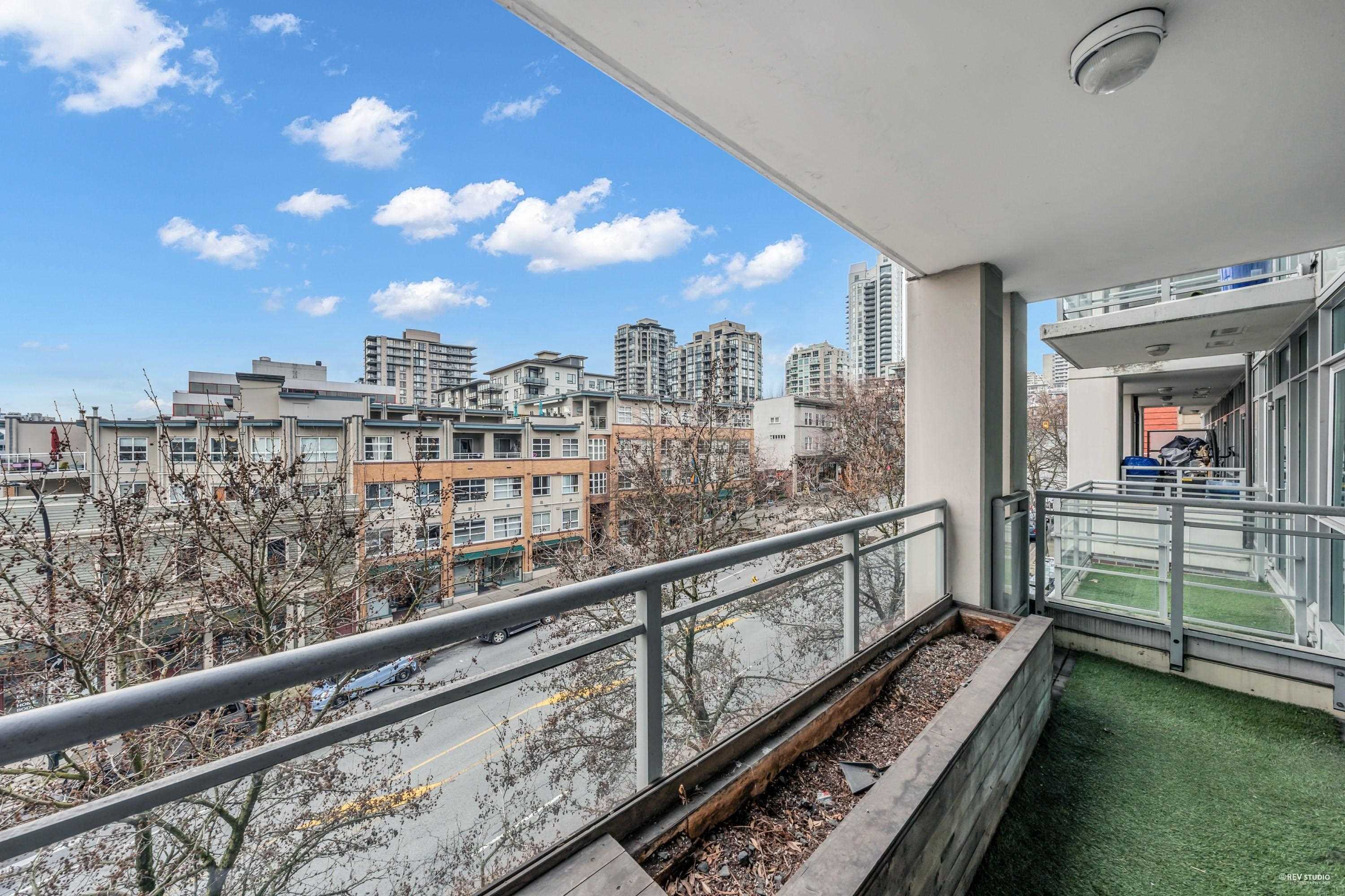 Listing image of 409 100 E ESPLANADE STREET