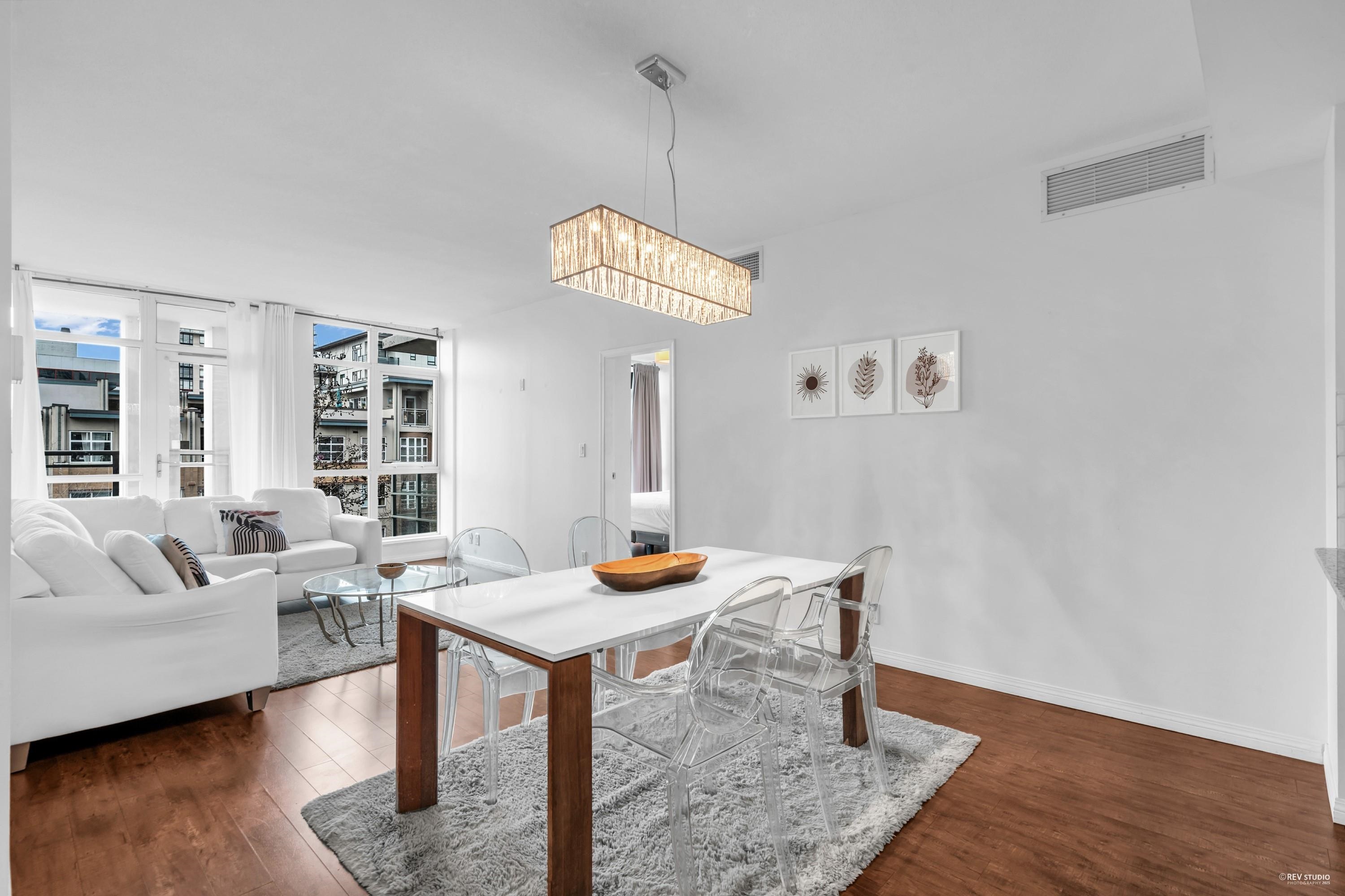 Listing image of 409 100 E ESPLANADE STREET