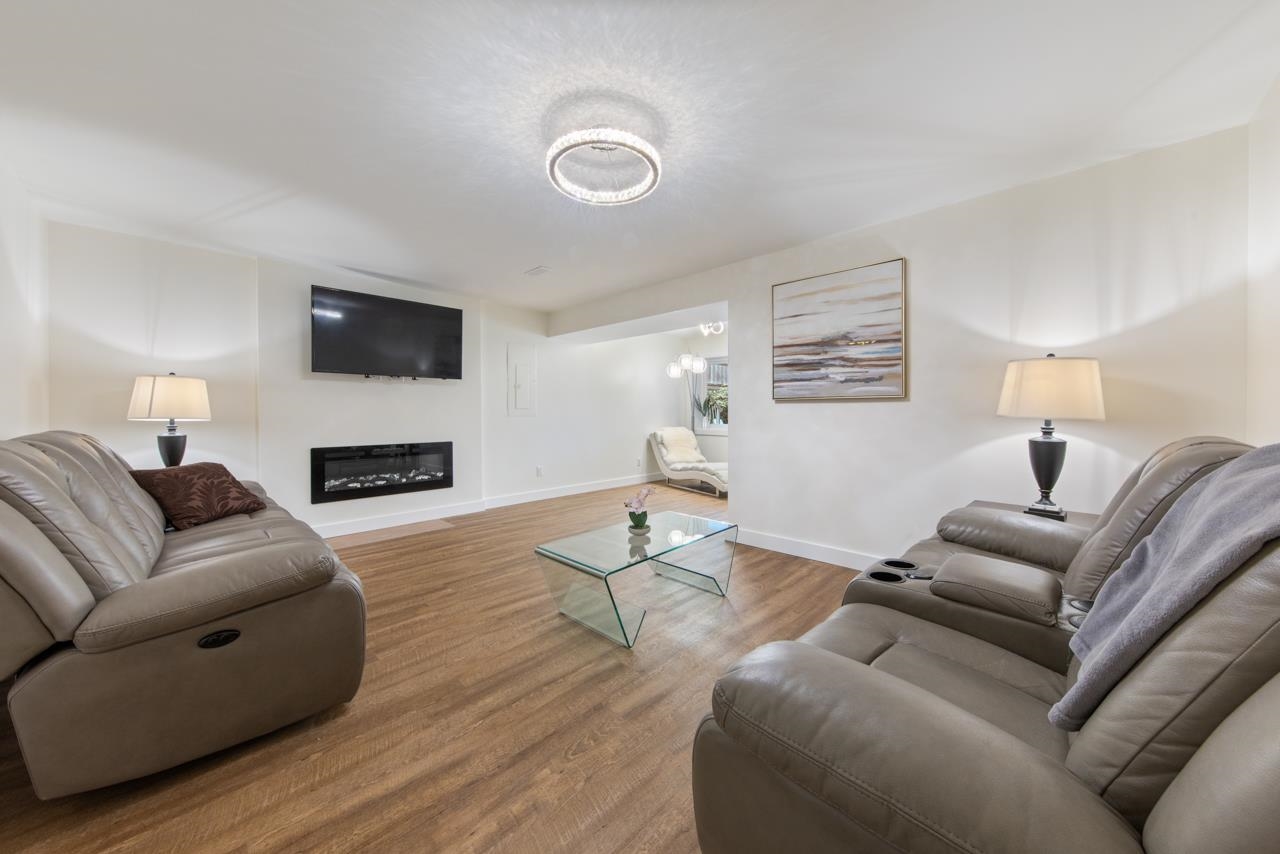 Listing image of 3788 ST. ANDREWS AVENUE