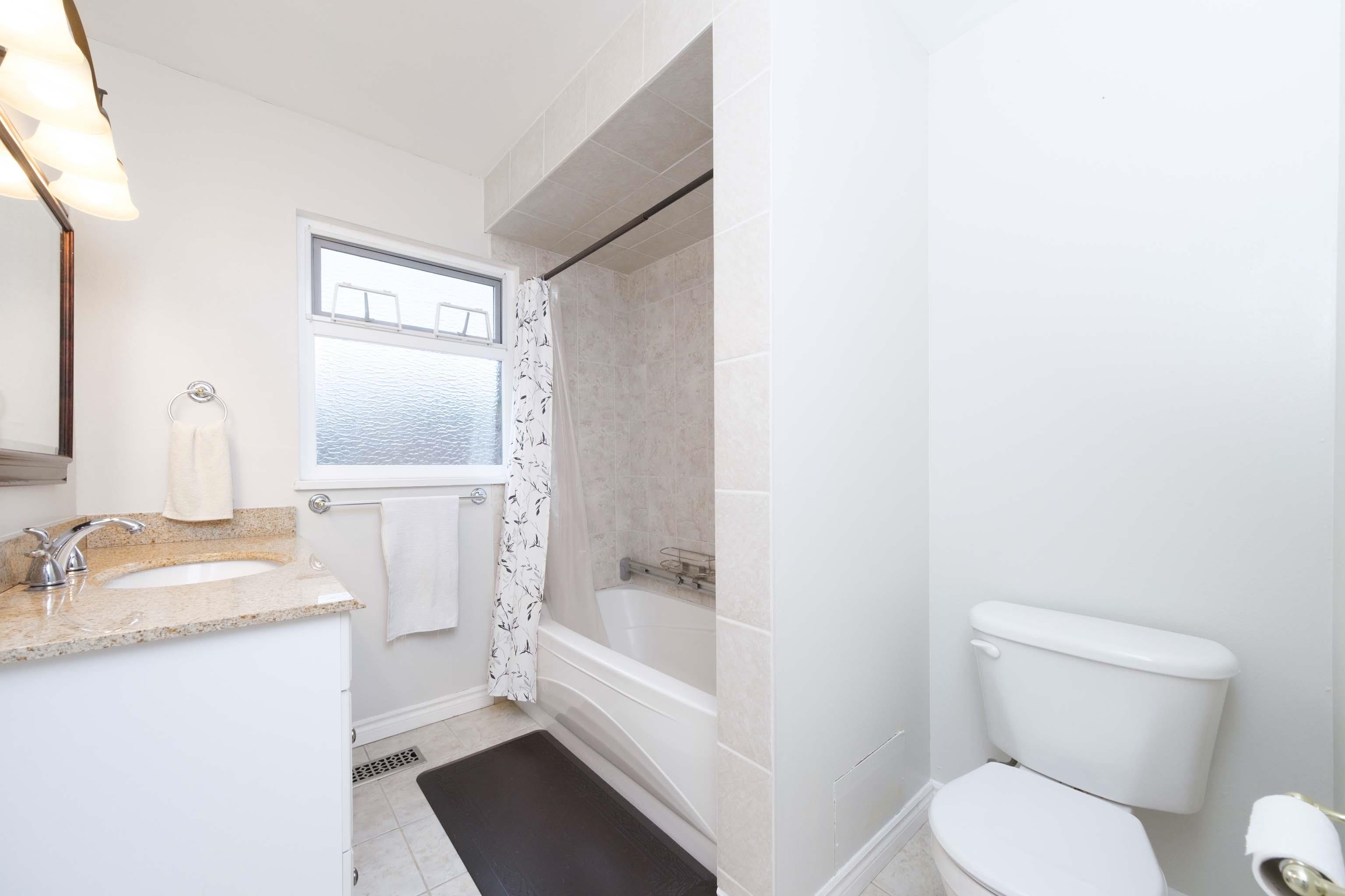 Listing image of 899 OLD LILLOOET ROAD