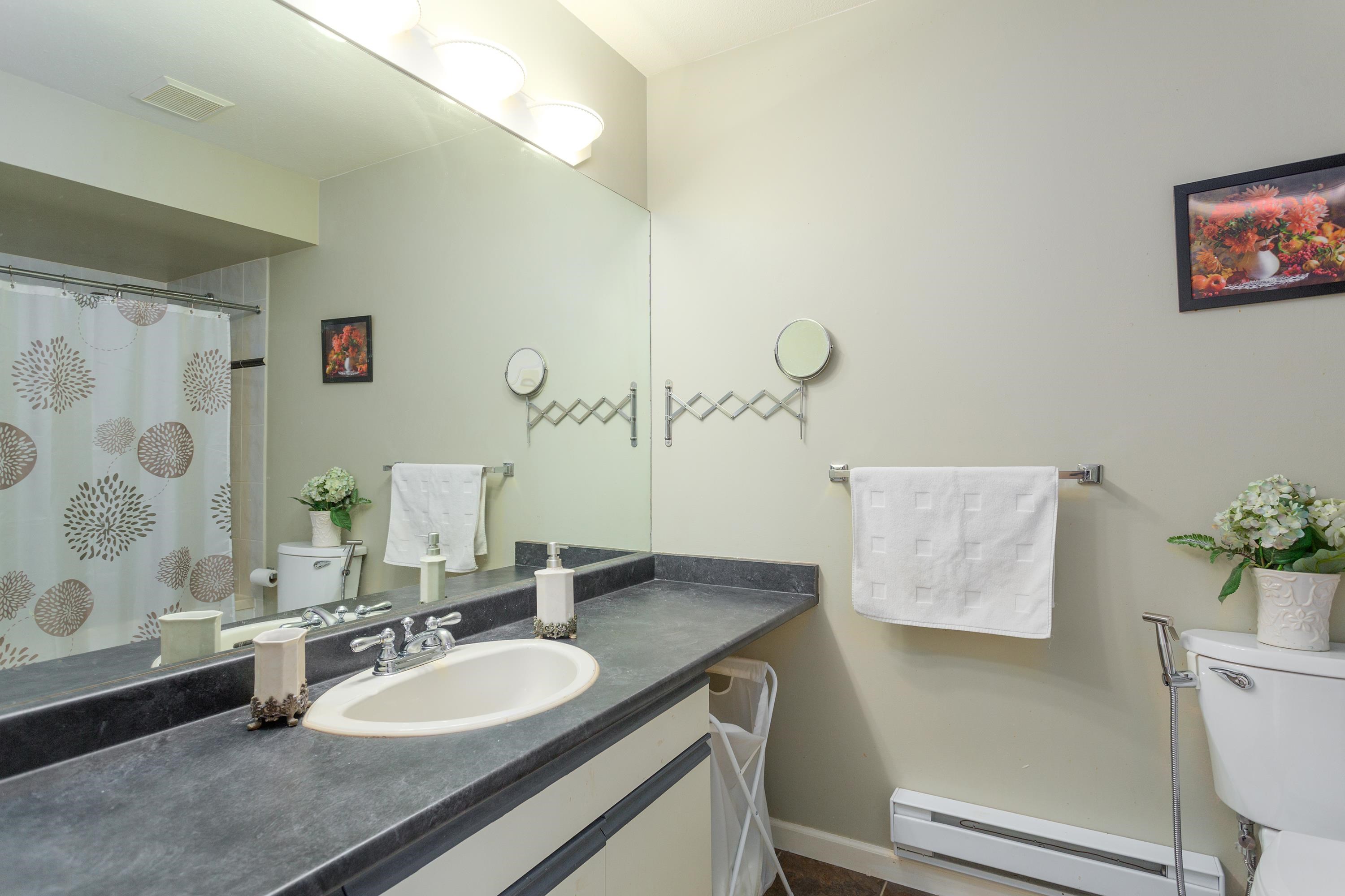 Listing image of 810 ROCHE POINT DRIVE