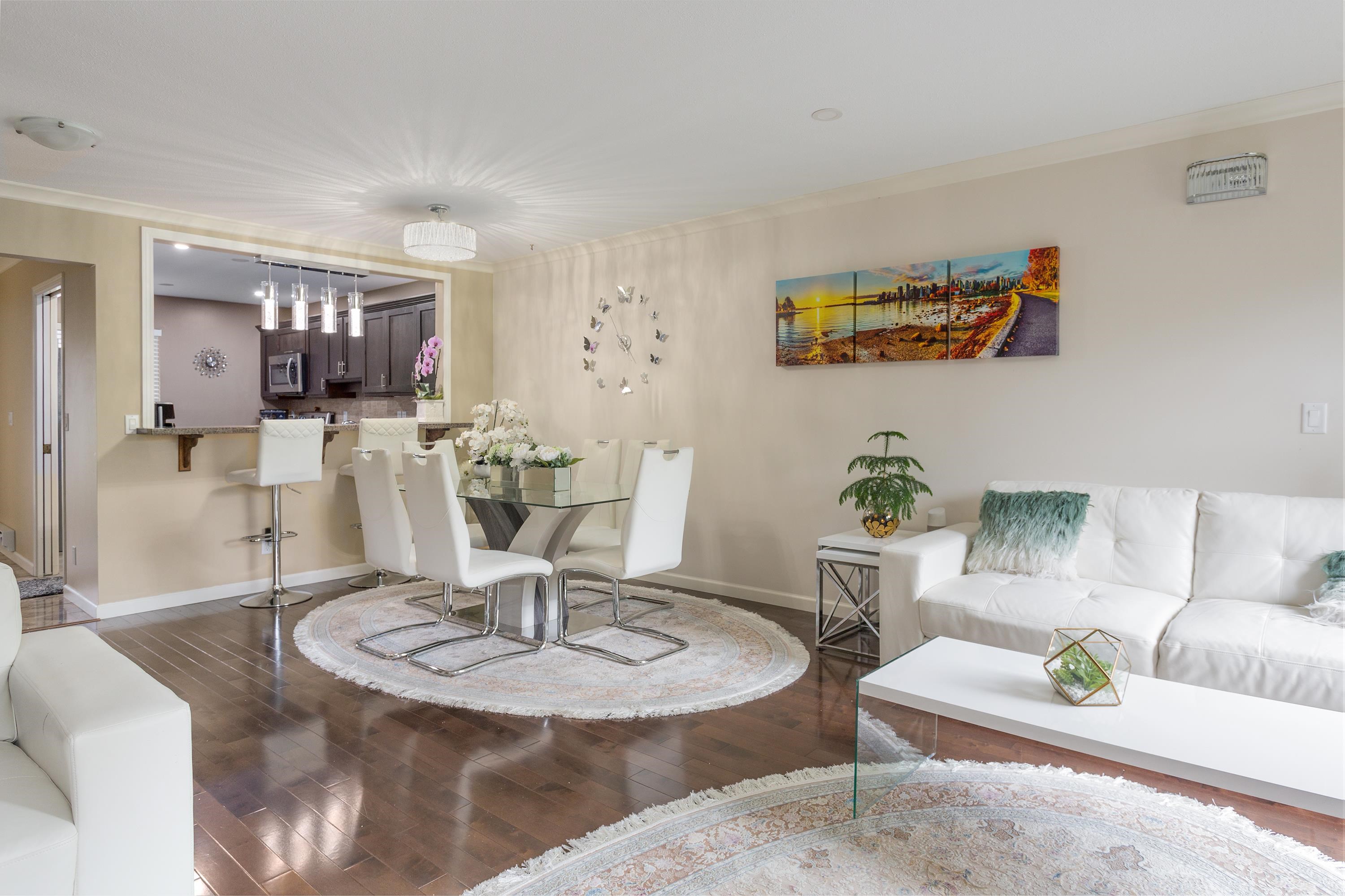 Listing image of 810 ROCHE POINT DRIVE