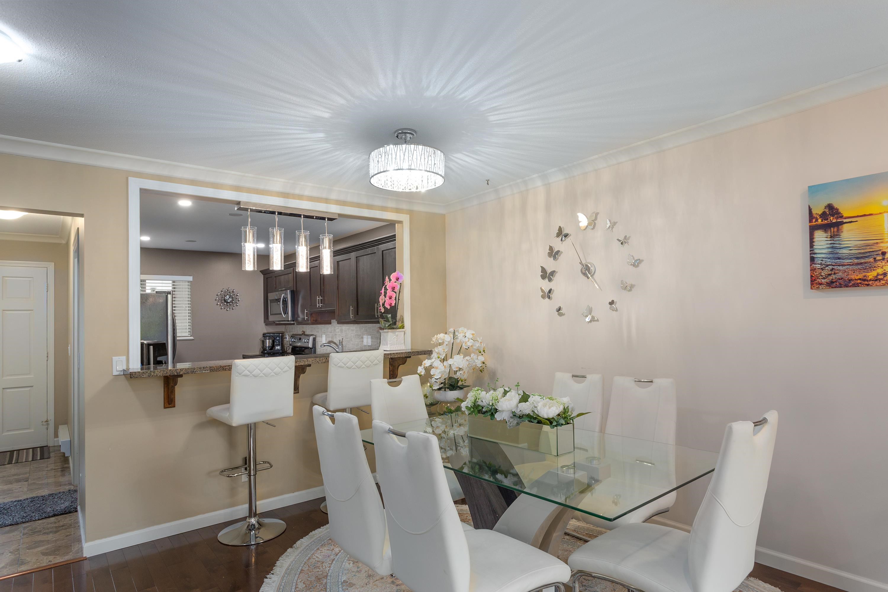 Listing image of 810 ROCHE POINT DRIVE