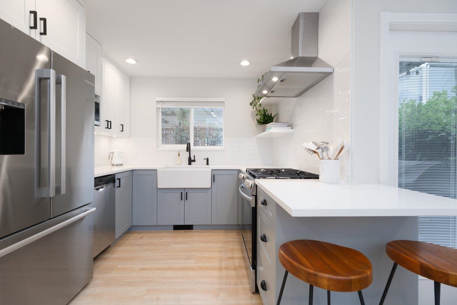 Listing image of 515 ST. ANDREWS AVENUE