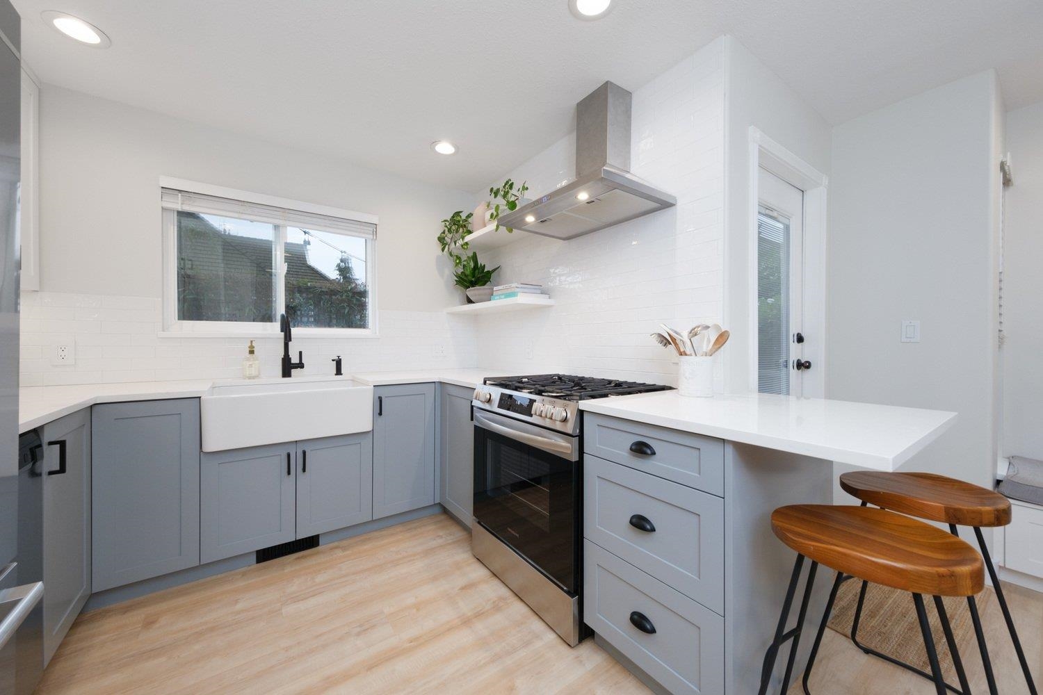 Listing image of 515 ST. ANDREWS AVENUE