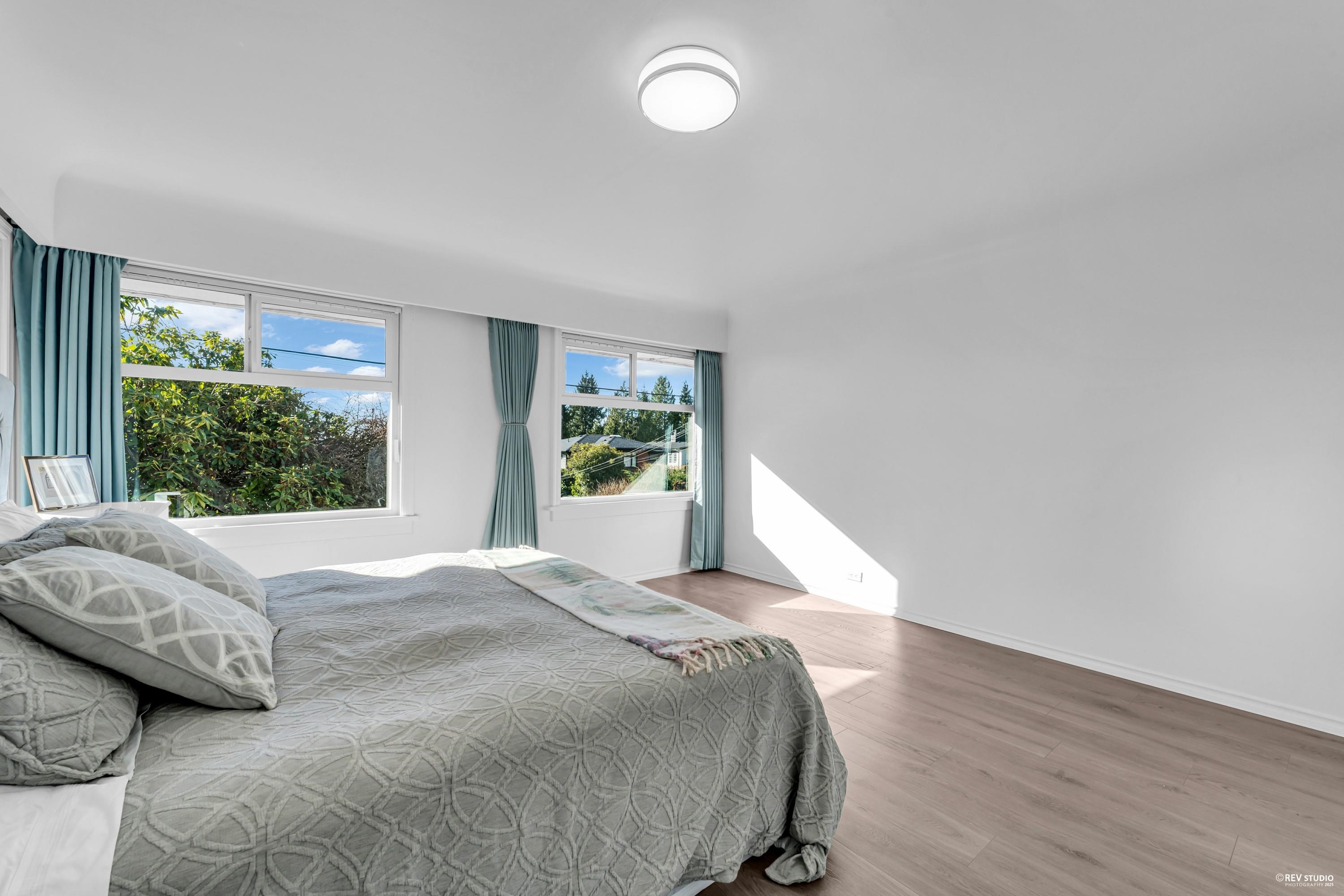 Listing image of 1475 KINGS AVENUE