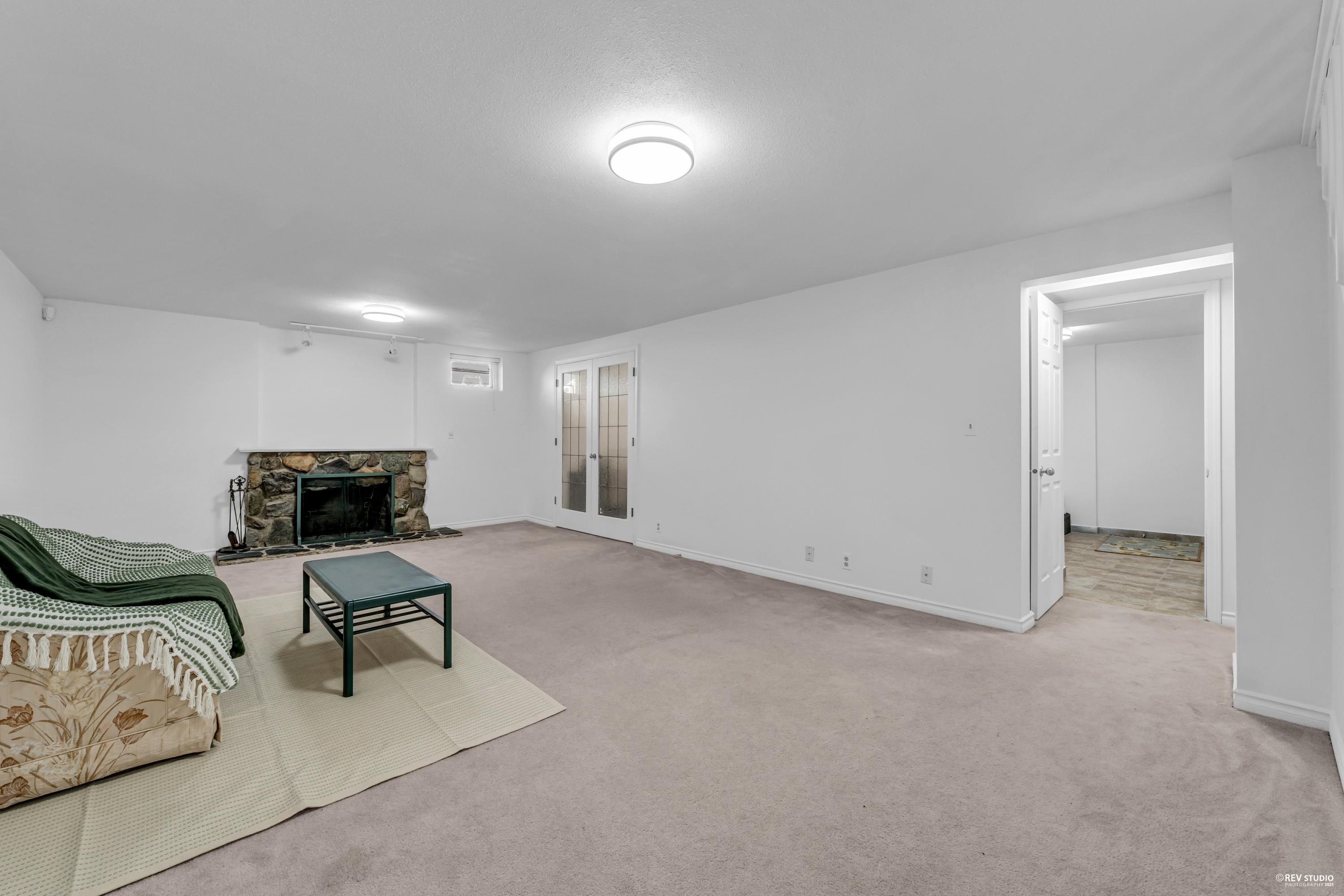 Listing image of 1475 KINGS AVENUE
