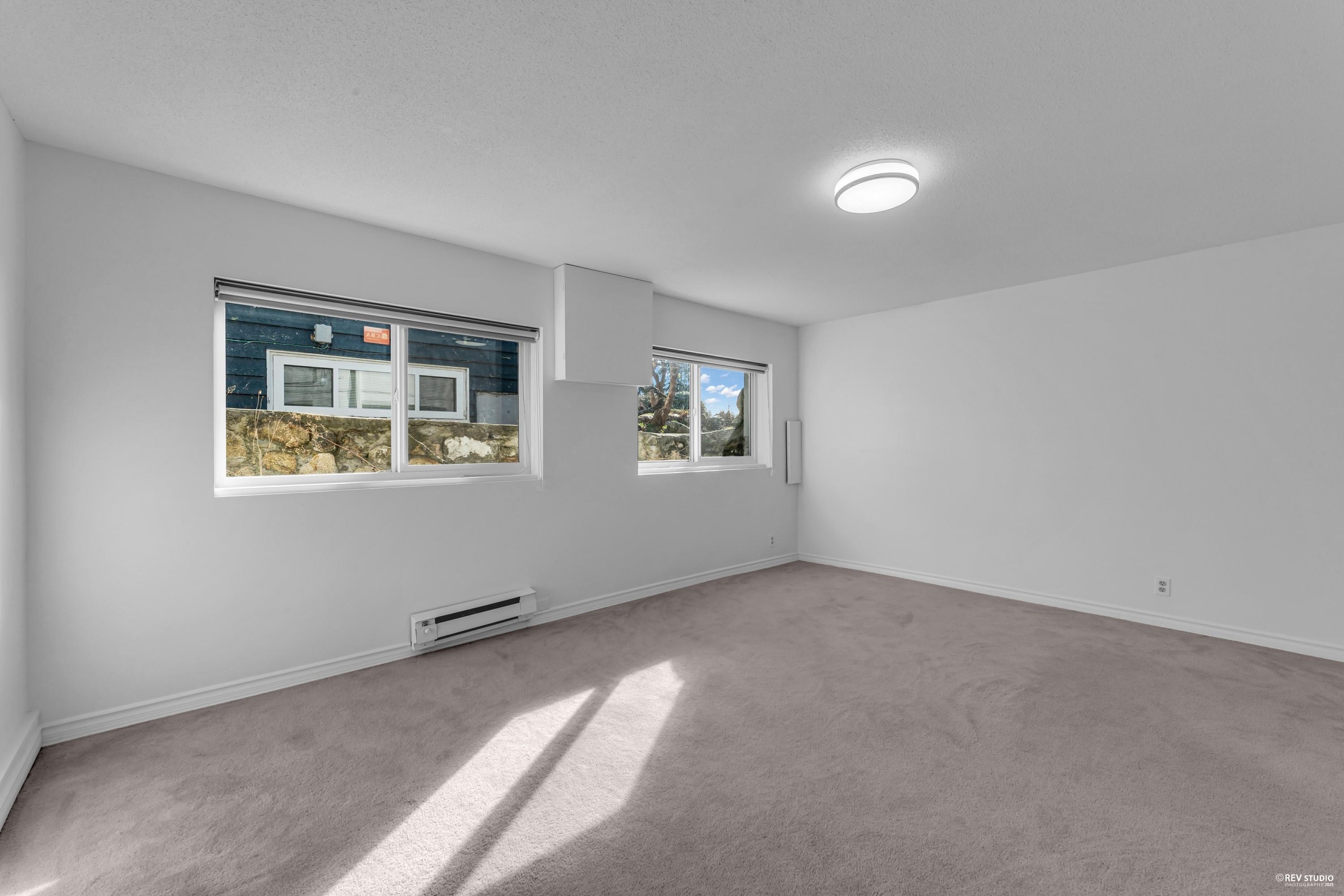 Listing image of 1475 KINGS AVENUE
