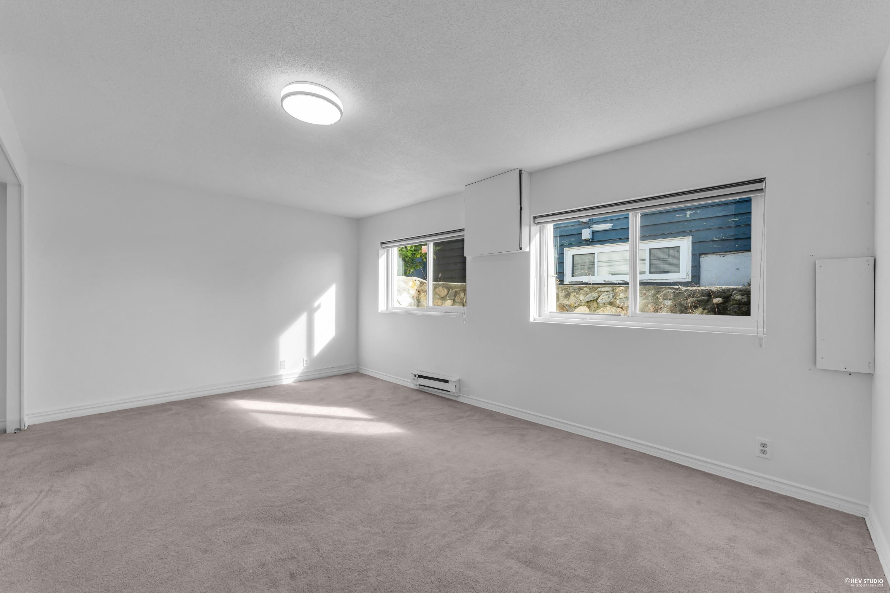 Listing image of 1475 KINGS AVENUE