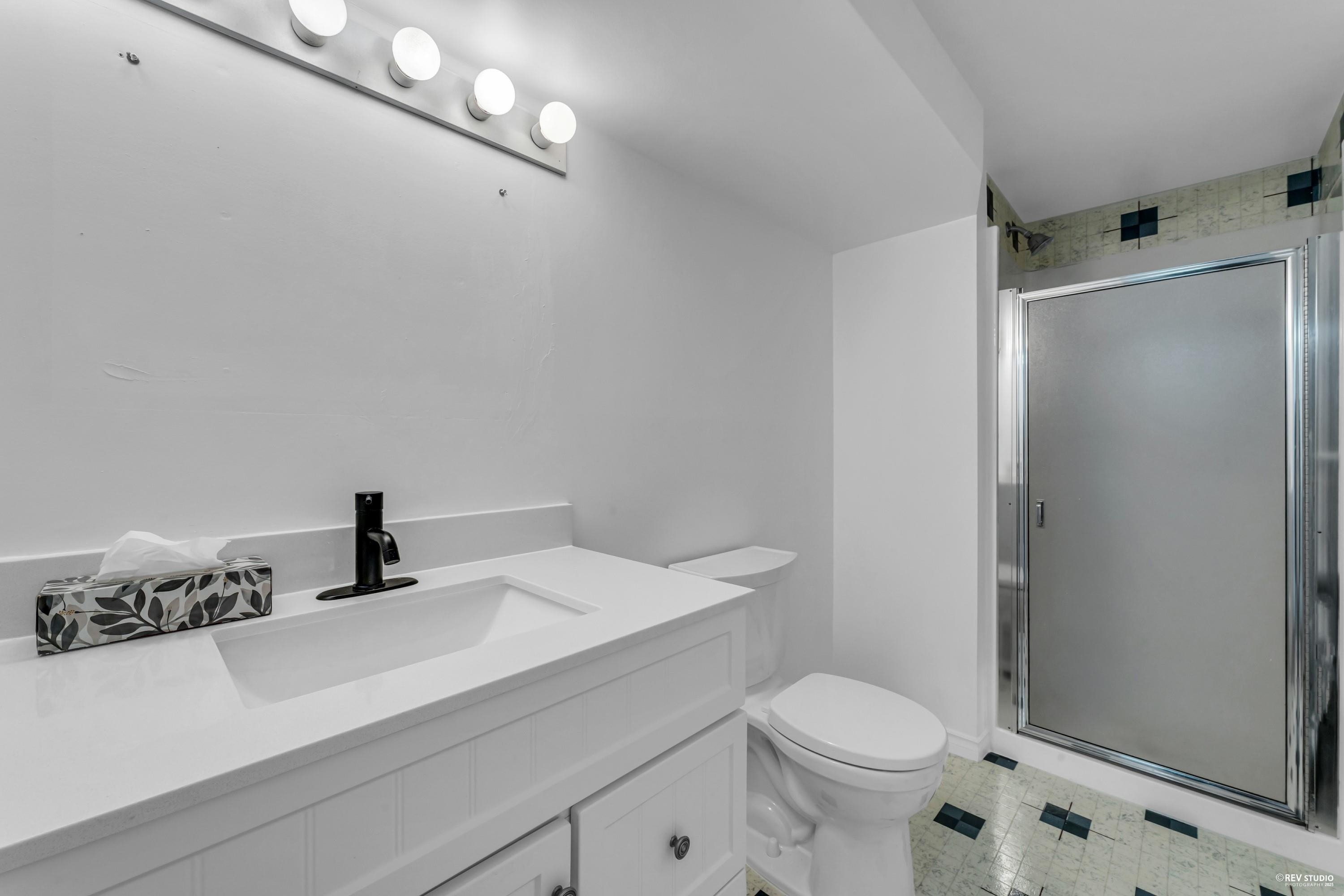 Listing image of 1475 KINGS AVENUE