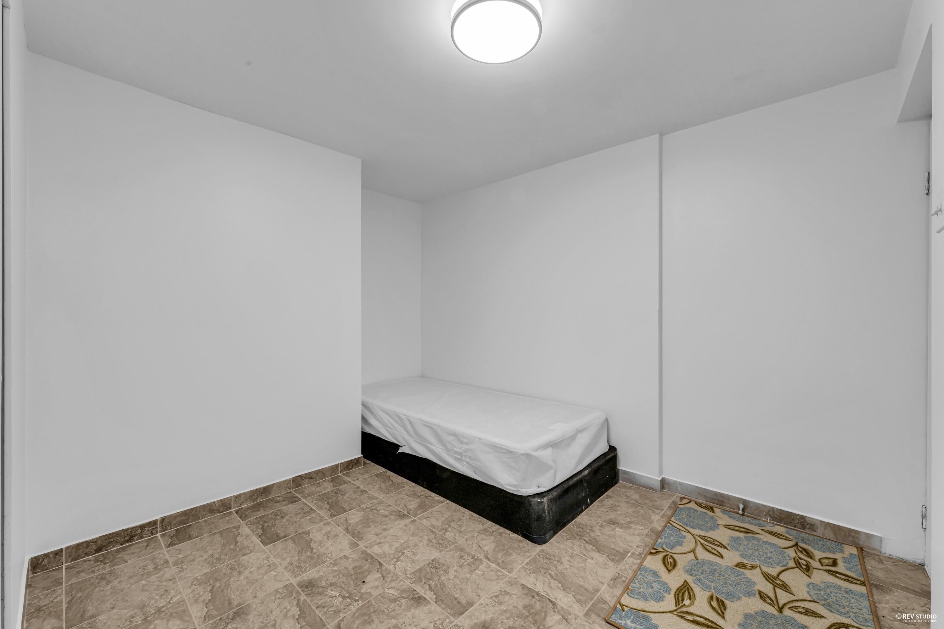 Listing image of 1475 KINGS AVENUE