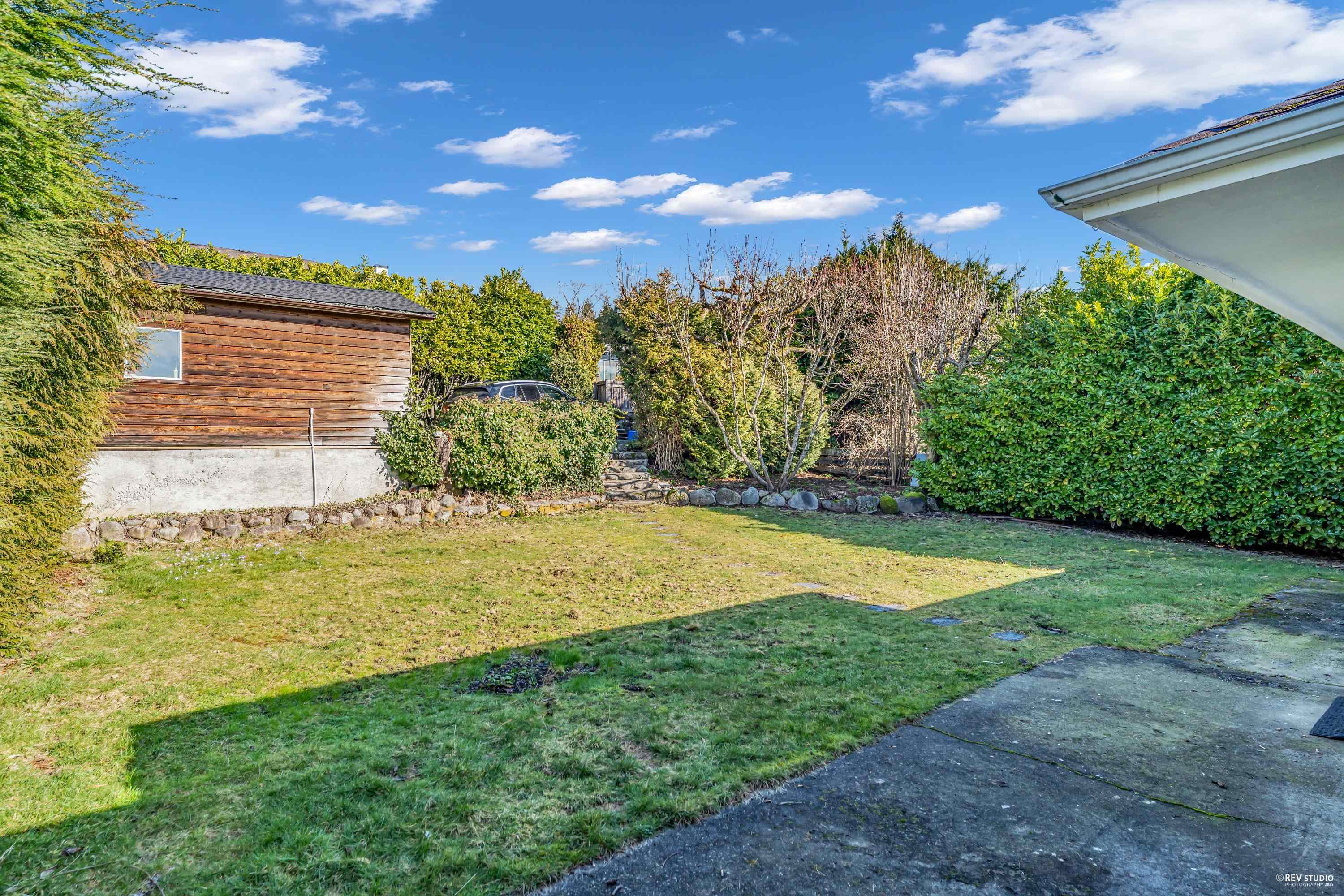 Listing image of 1475 KINGS AVENUE