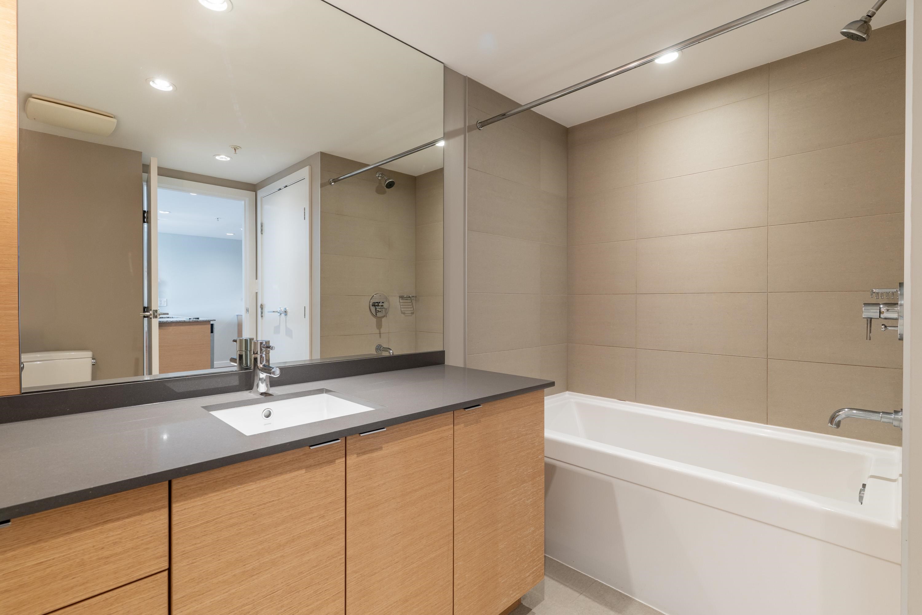 Listing image of 302 135 E 17TH STREET