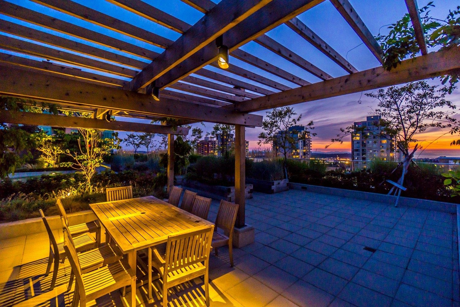 Listing image of 302 135 E 17TH STREET