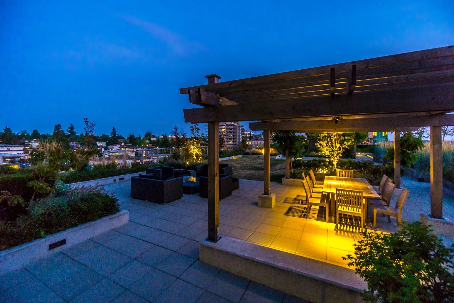 Listing image of 302 135 E 17TH STREET