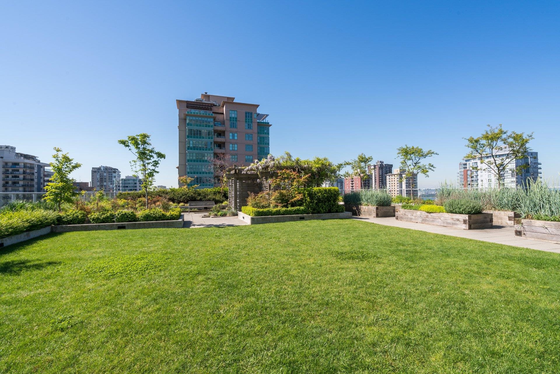 Listing image of 302 135 E 17TH STREET