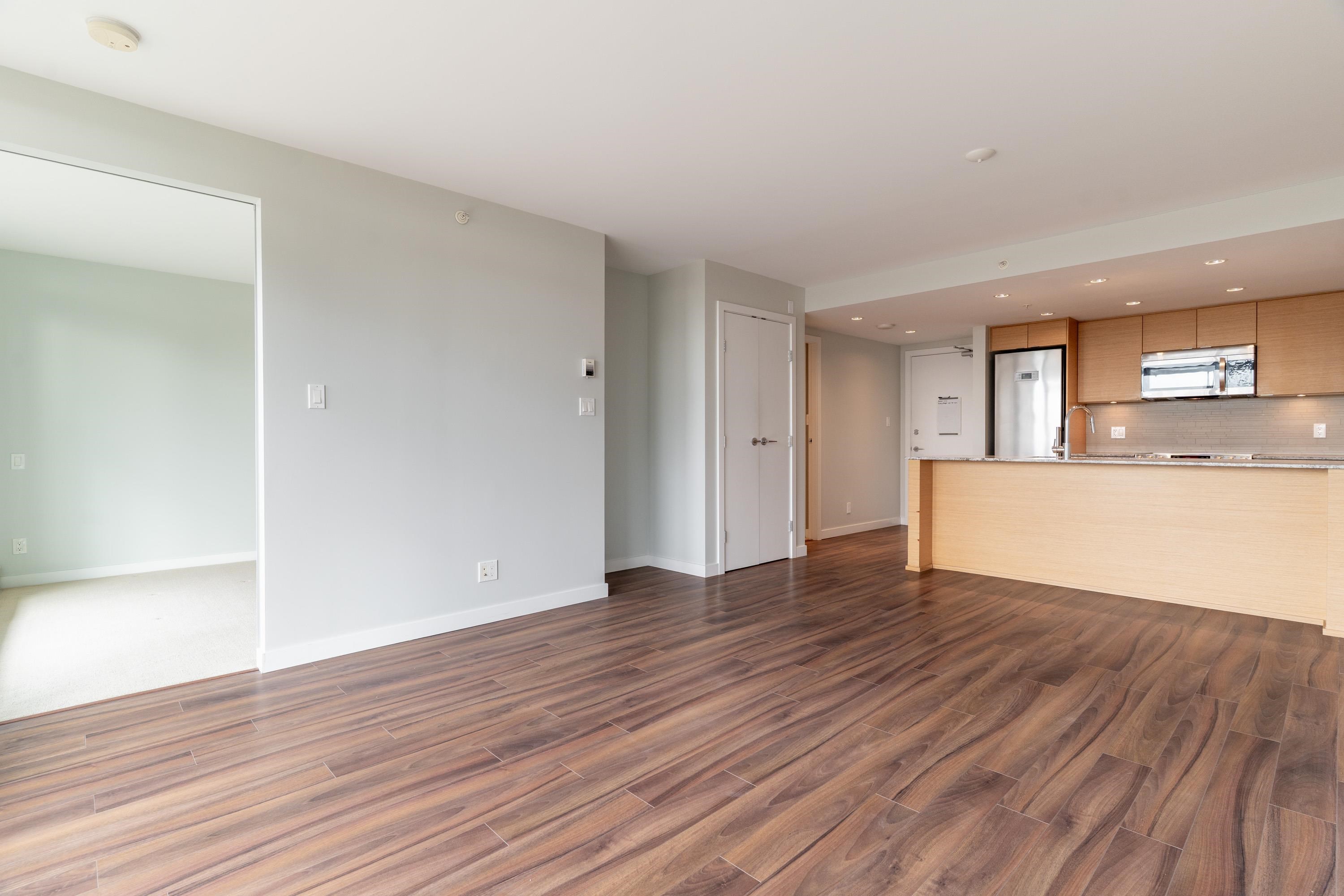 Listing image of 302 135 E 17TH STREET