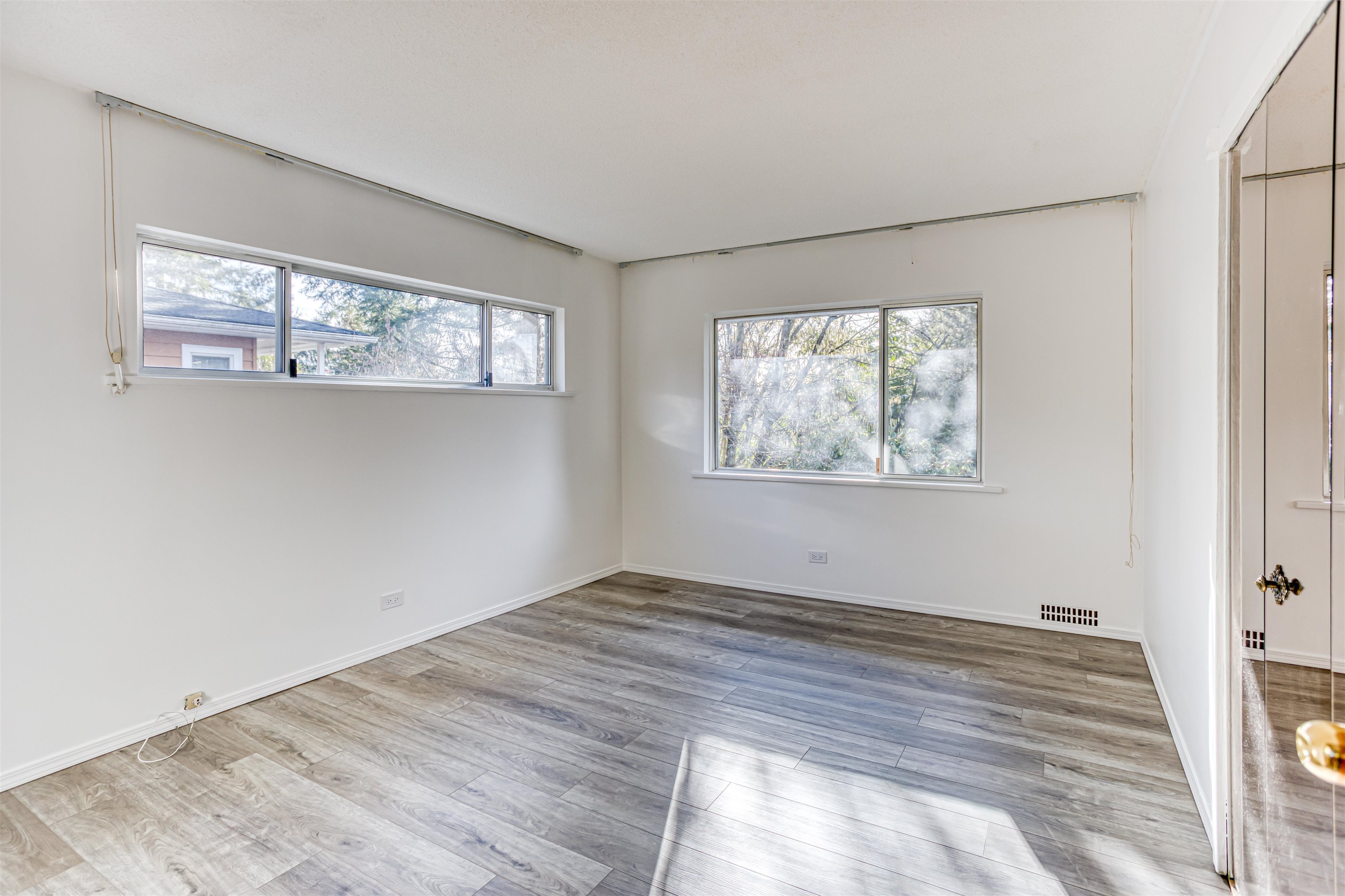 Listing image of 1025 RIDGEWOOD DRIVE
