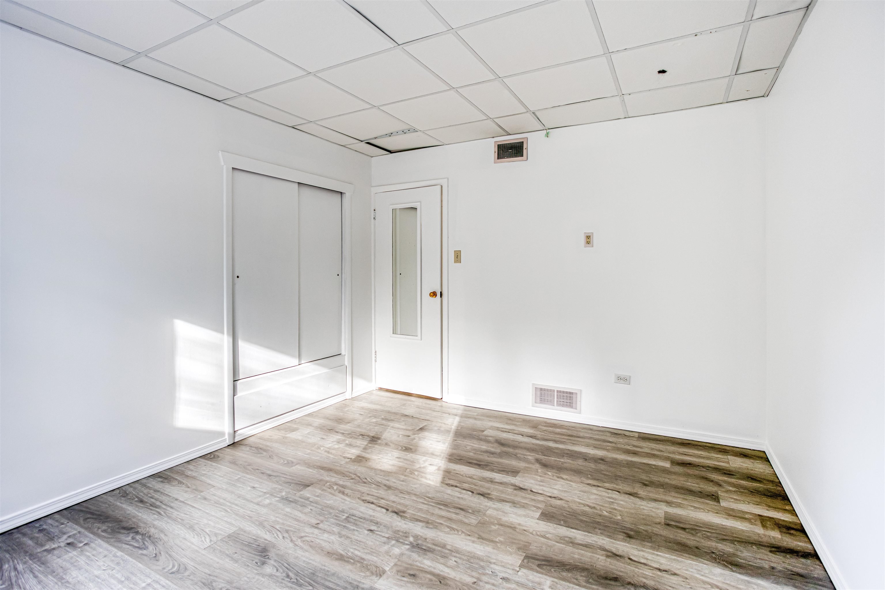 Listing image of 1025 RIDGEWOOD DRIVE