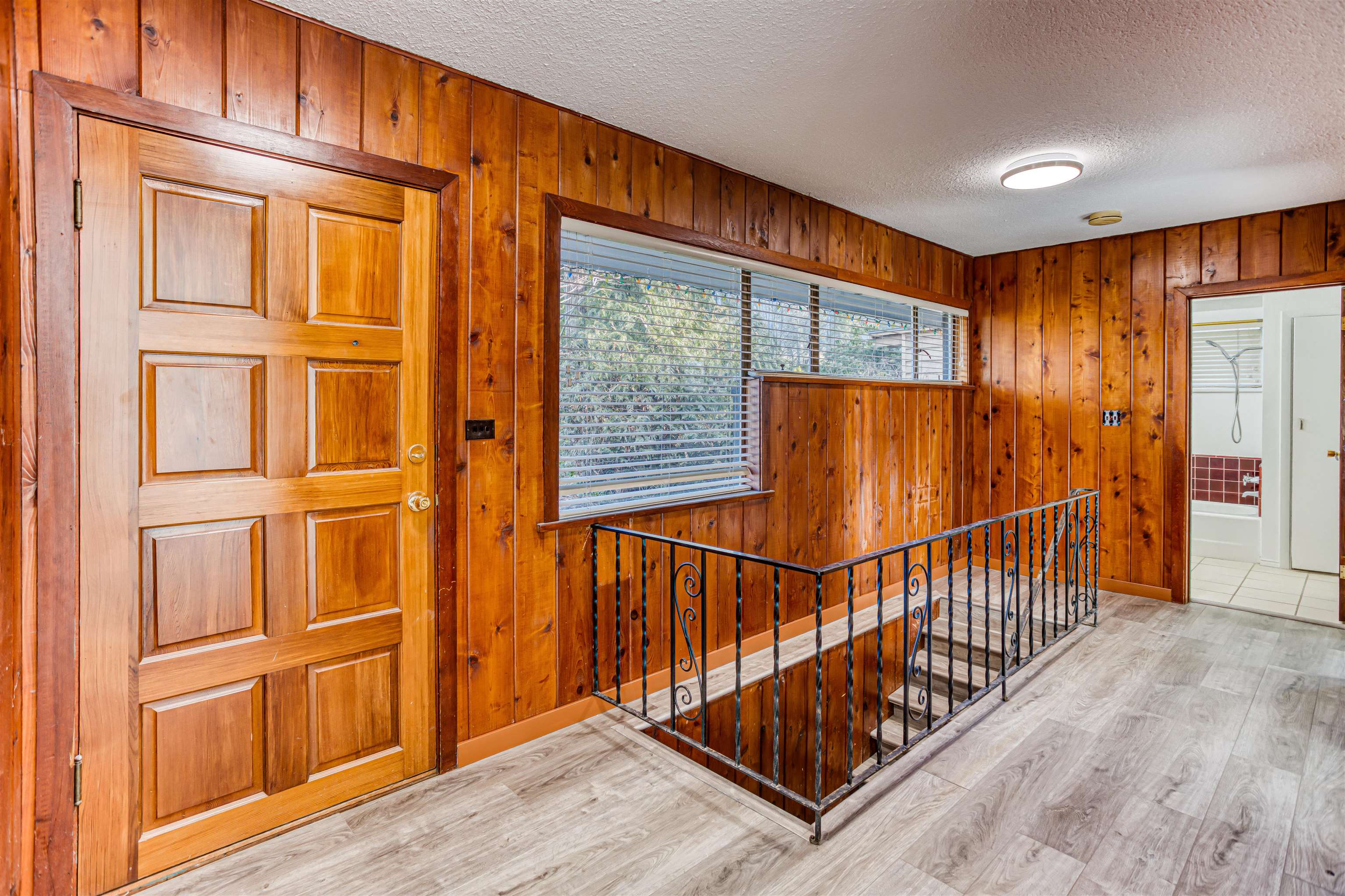 Listing image of 1025 RIDGEWOOD DRIVE