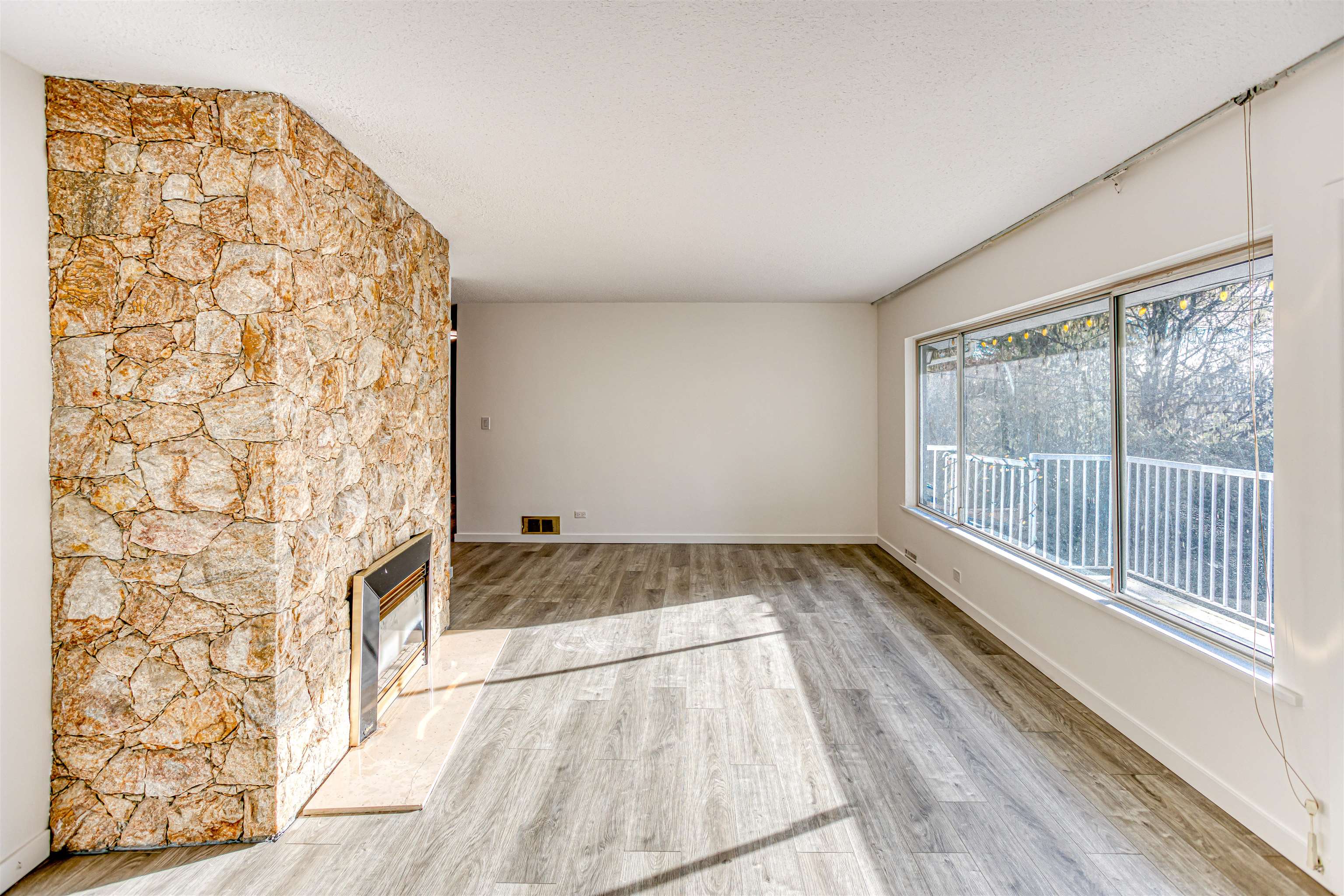 Listing image of 1025 RIDGEWOOD DRIVE